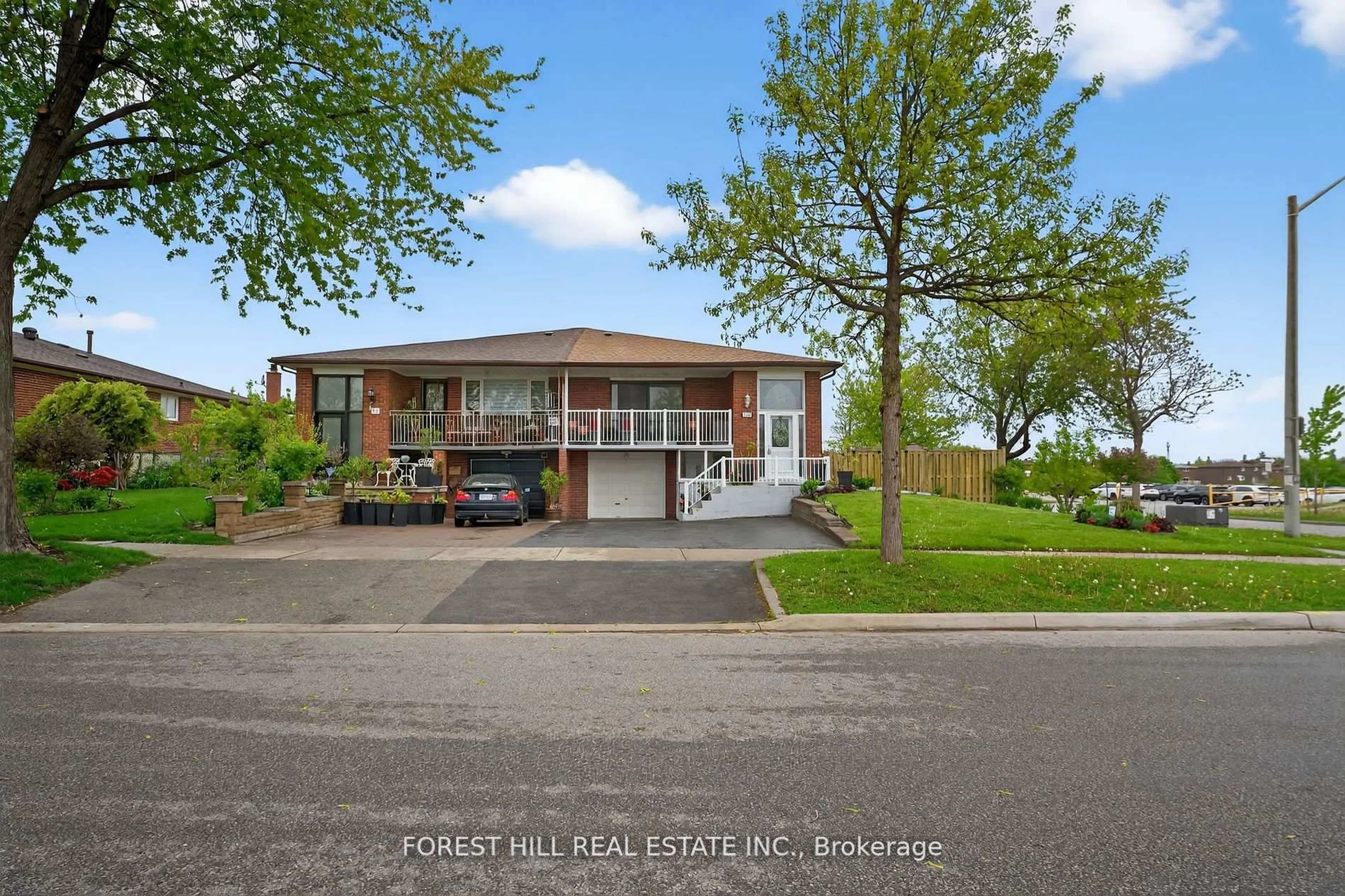 A pic from outside/outdoor area/front of a property/back of a property/a pic from drone, street for 100 Andrew Park, Vaughan Ontario L4L 1E9