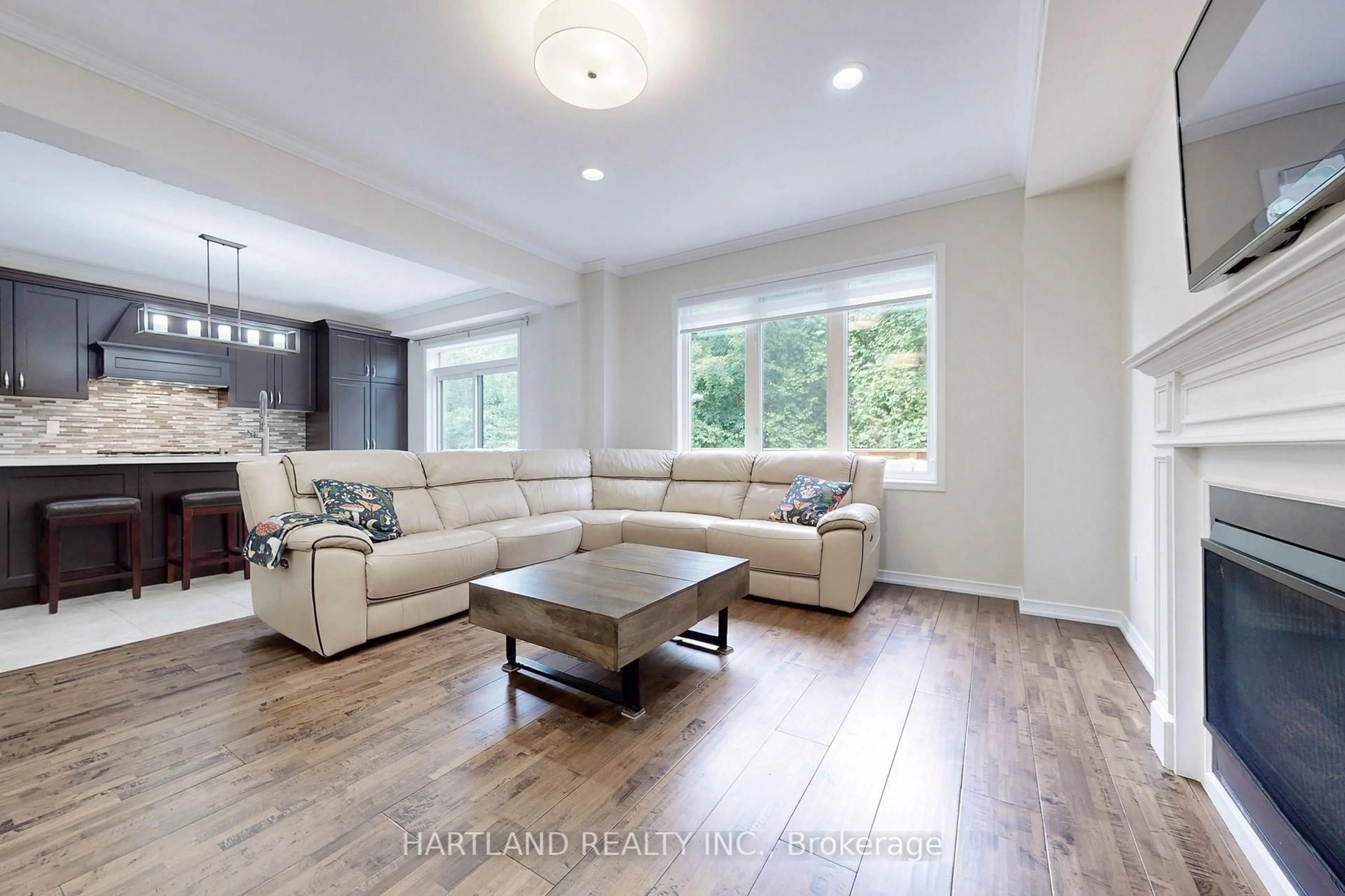 Living room with furniture, unknown for 1036 Abram Crt, Innisfil Ontario L9S 0K3