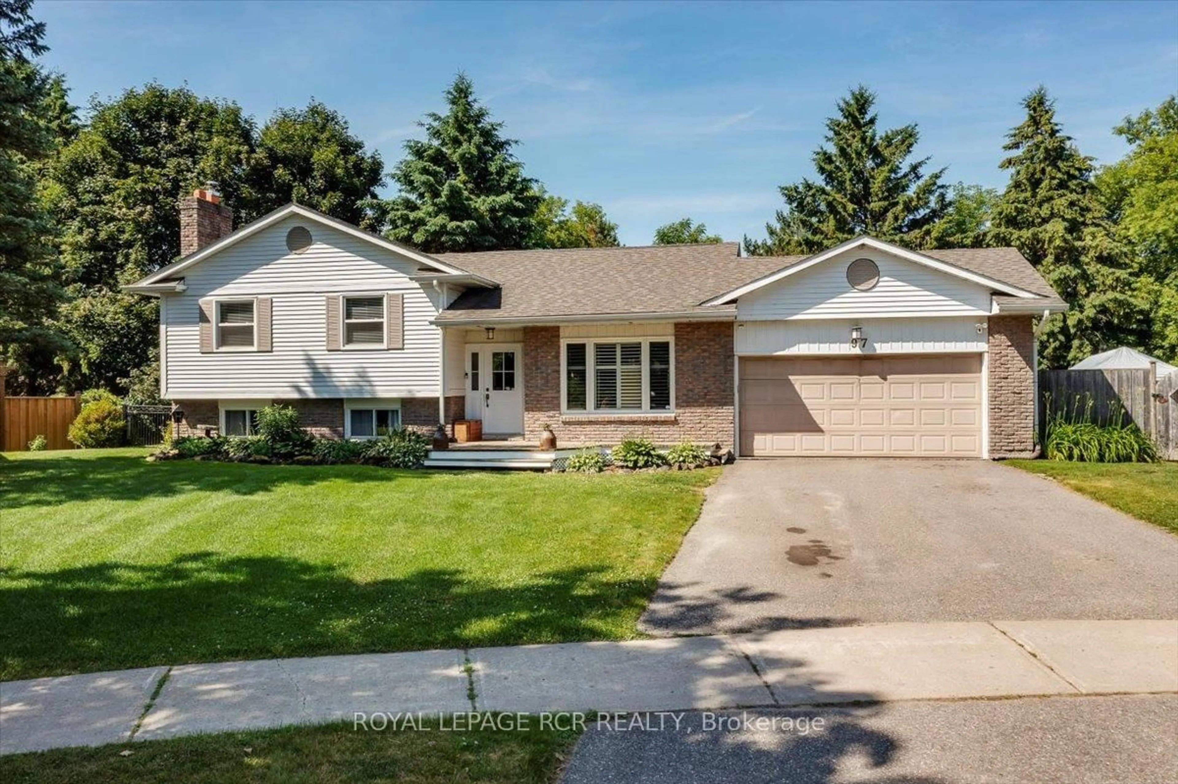 Unknown for 97 Shannon Rd, East Gwillimbury Ontario L0G 1M0