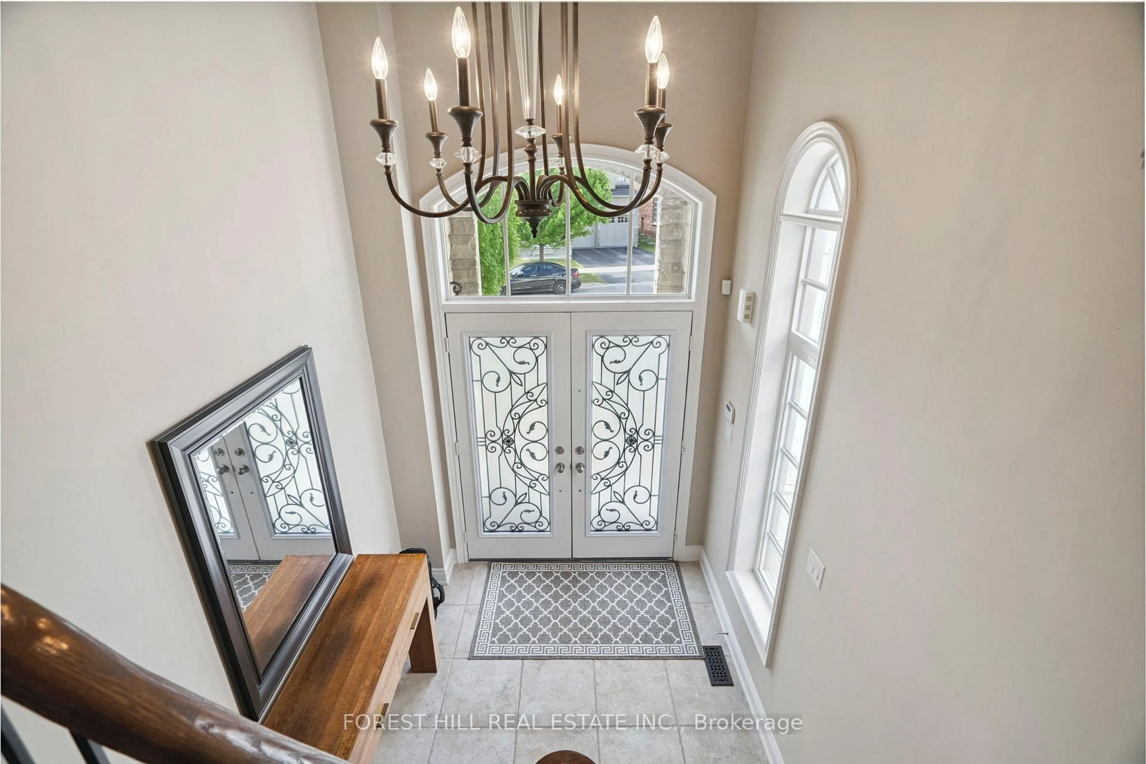 Indoor entryway for 44 Chaiwood Crt, Vaughan Ontario L6A 0V9