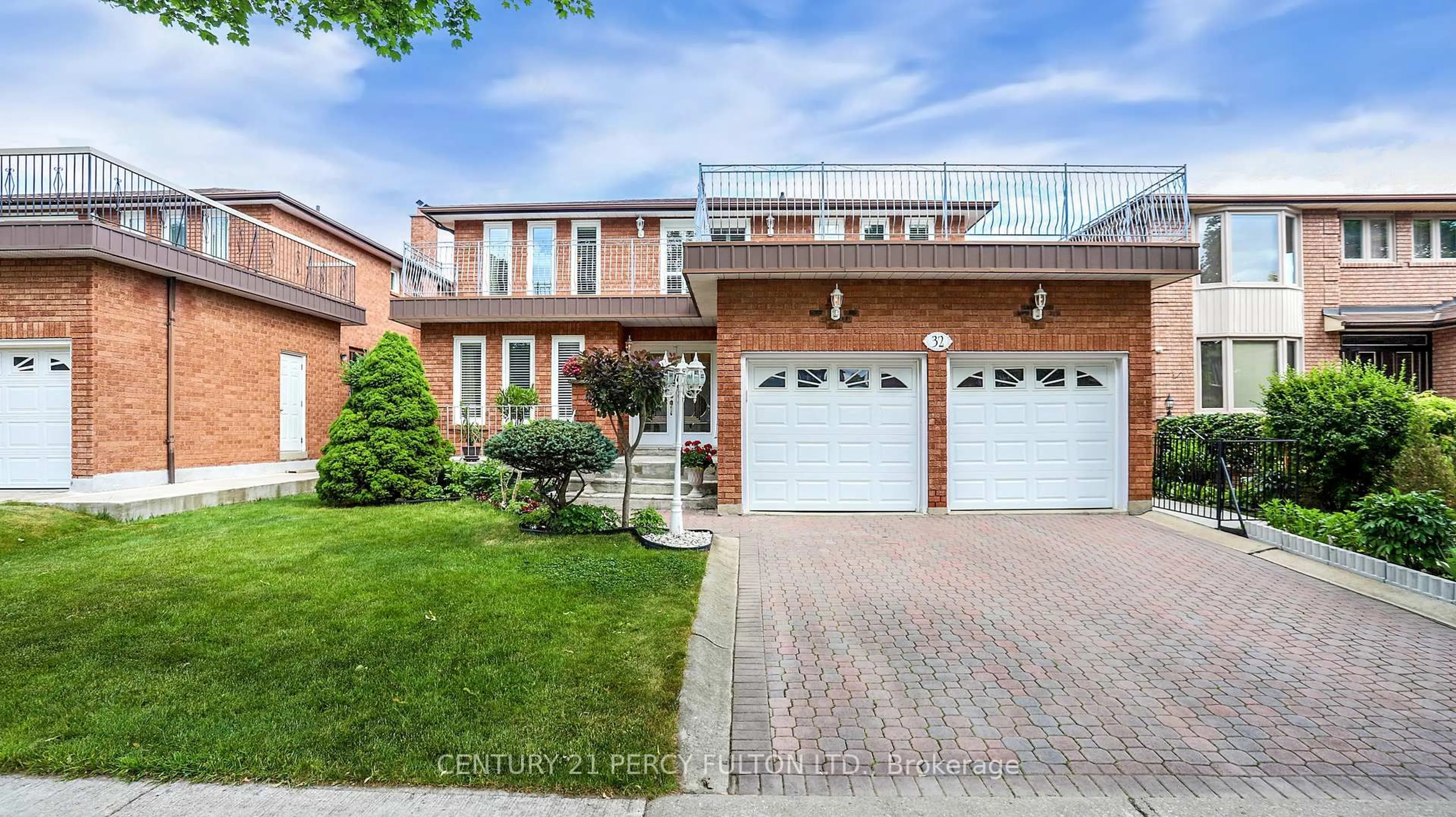 Home with brick exterior material, street for 32 Avoca Dr, Markham Ontario L3R 8X8