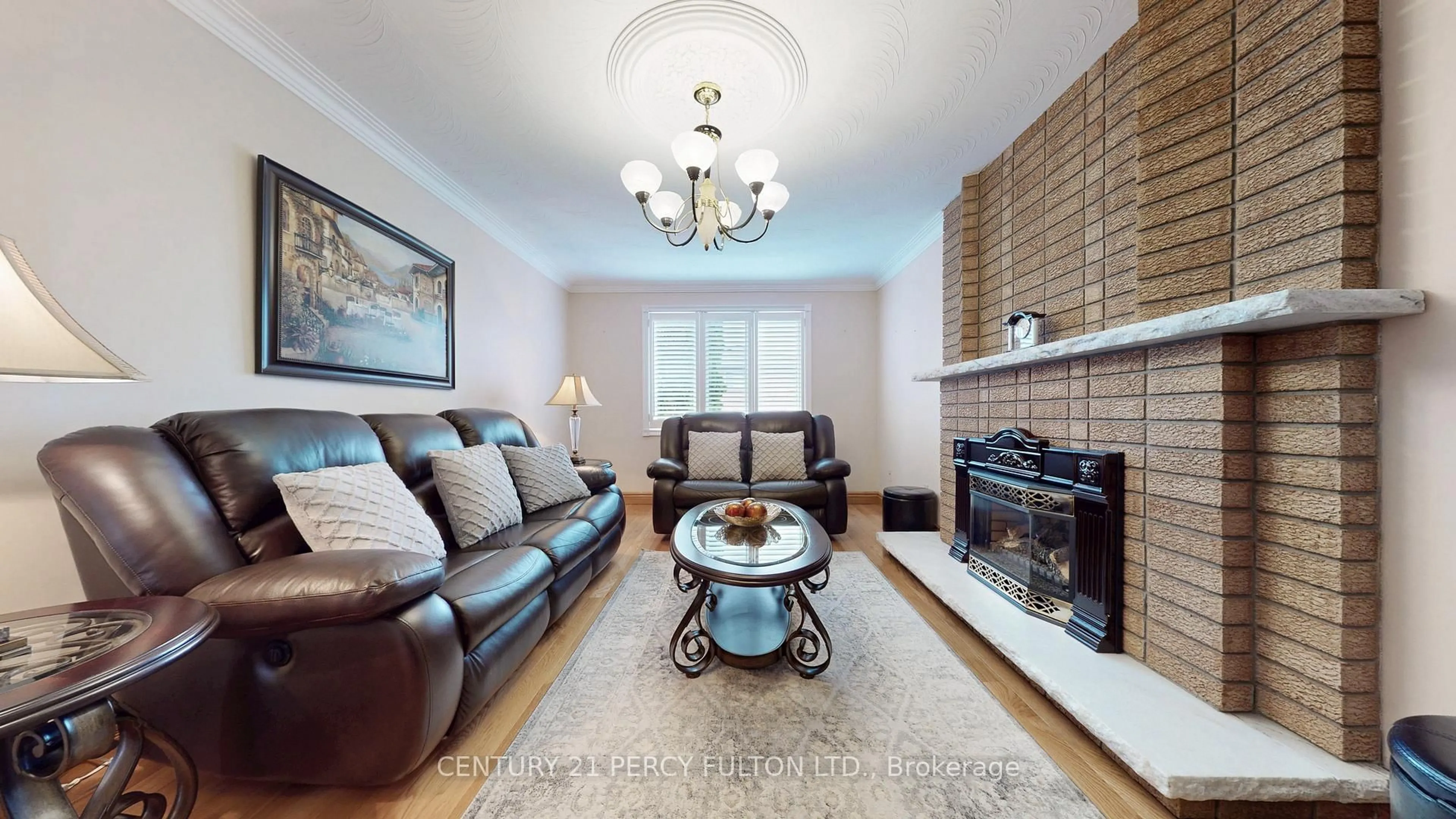 Living room with furniture, unknown for 32 Avoca Dr, Markham Ontario L3R 8X8