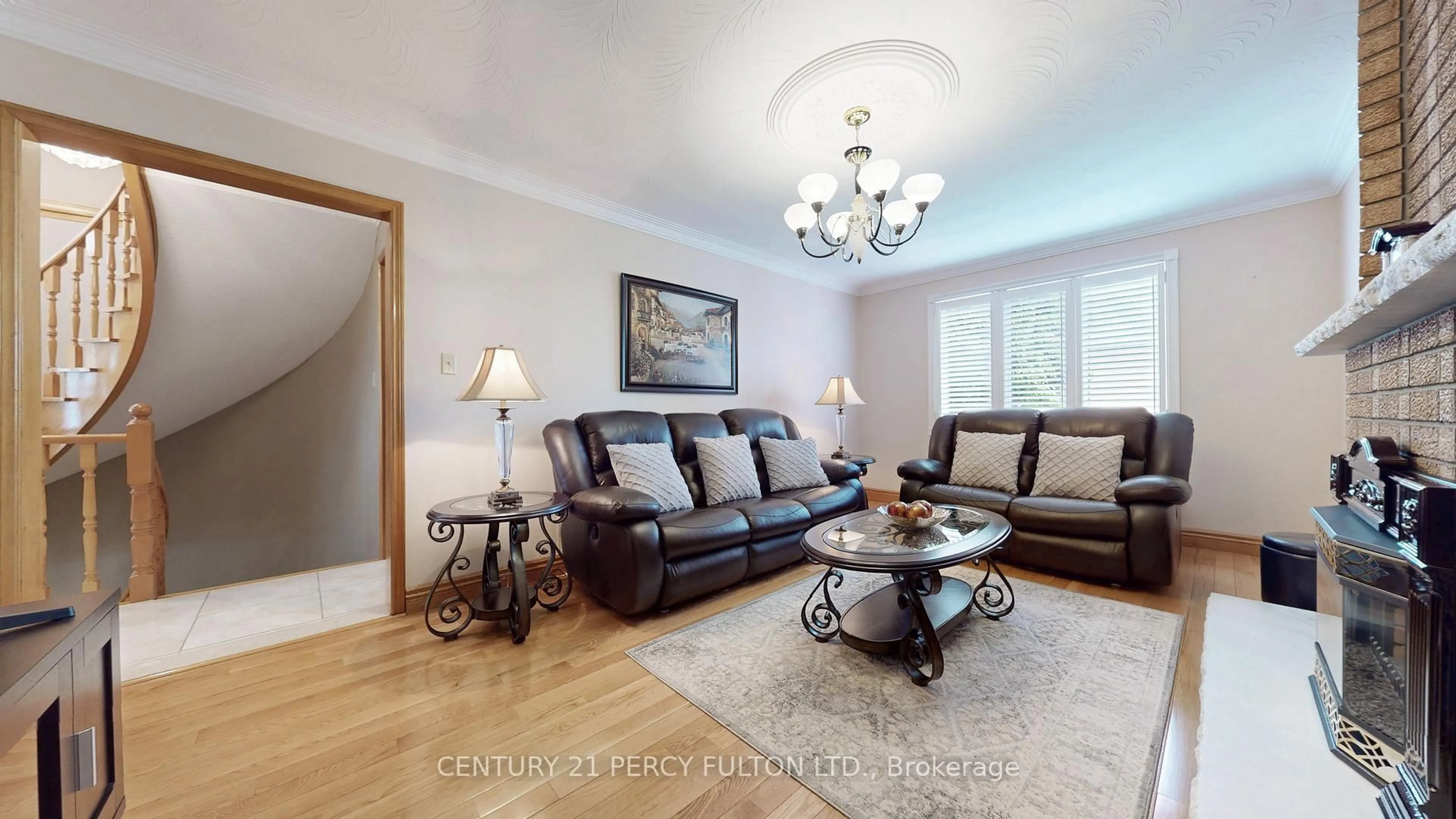 Living room with furniture, wood/laminate floor for 32 Avoca Dr, Markham Ontario L3R 8X8