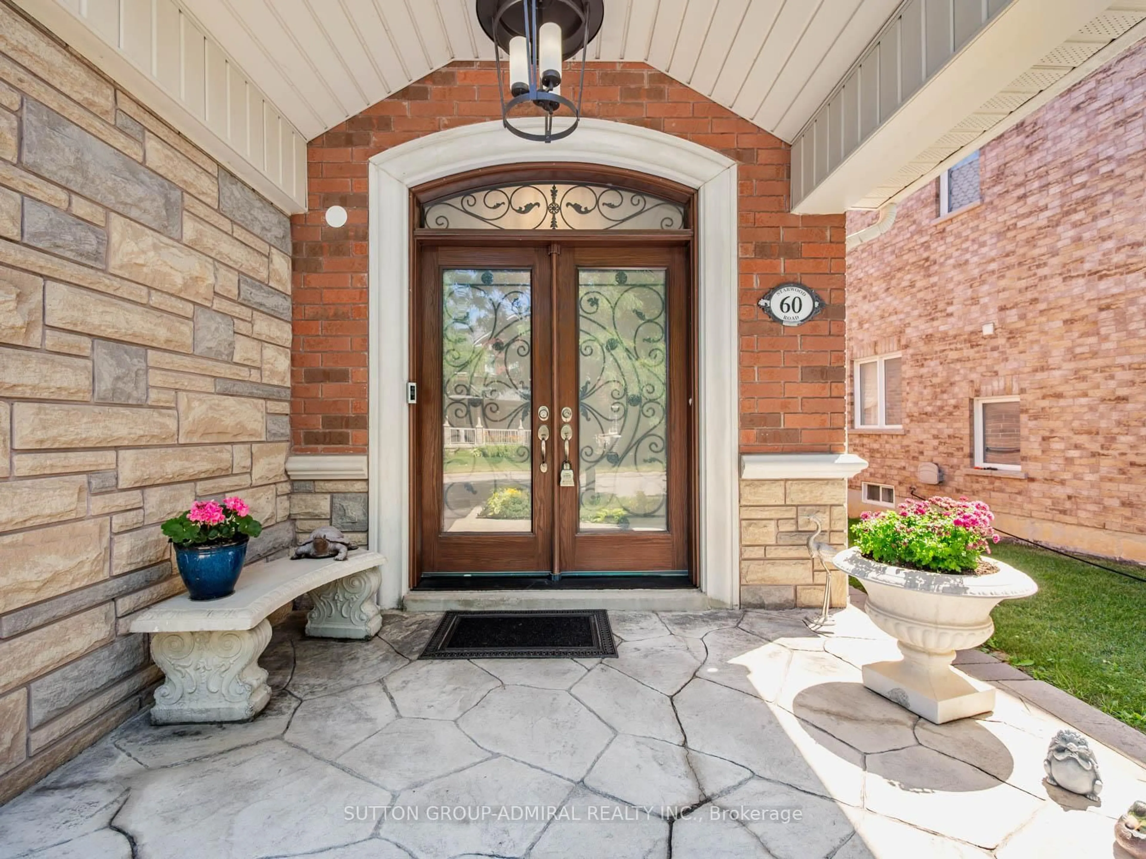 Indoor entryway for 60 Starwood Rd, Vaughan Ontario L4J 9C9