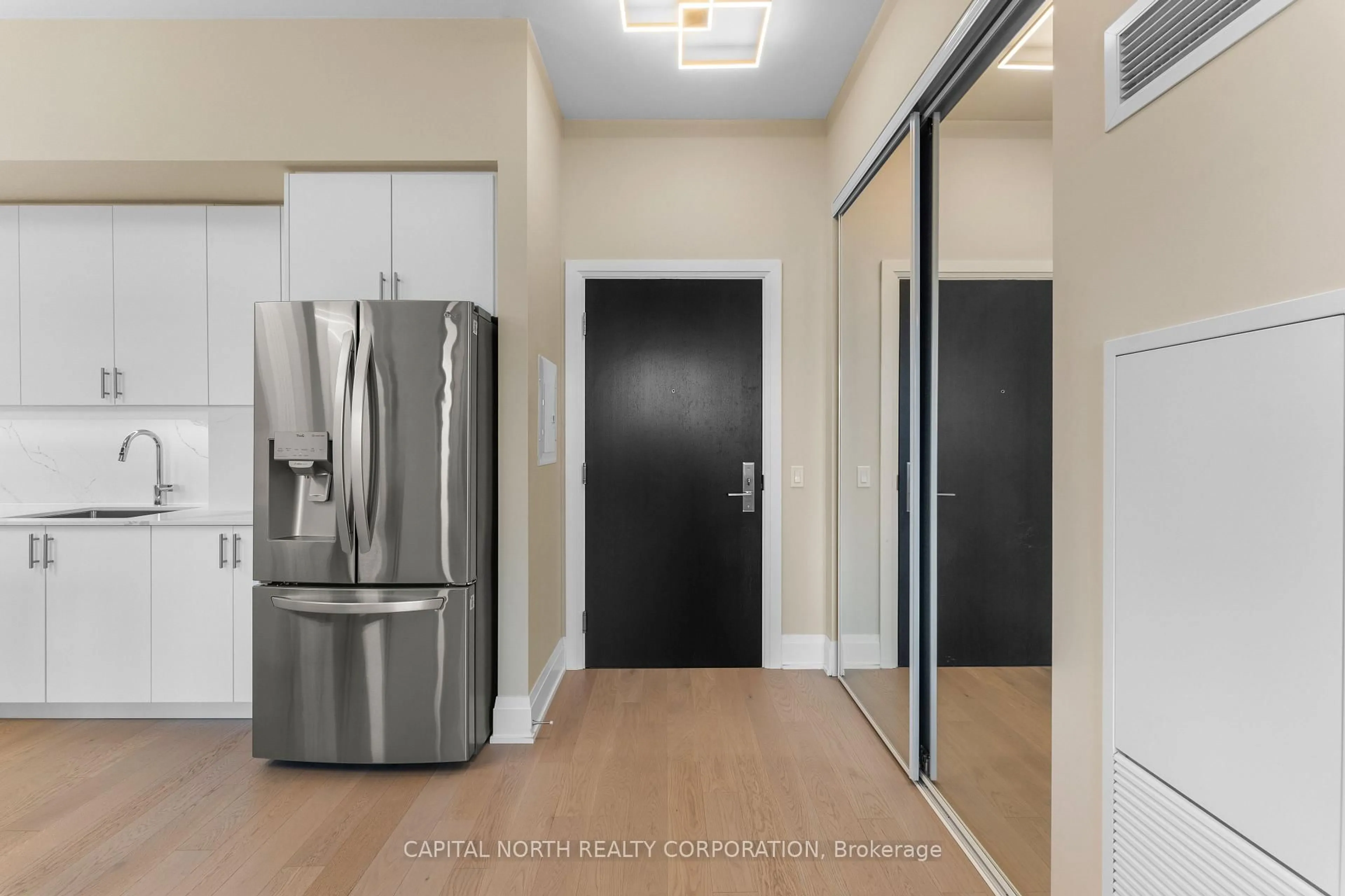 Indoor entryway for 9000 Jane St #610, Vaughan Ontario L4K 0M6