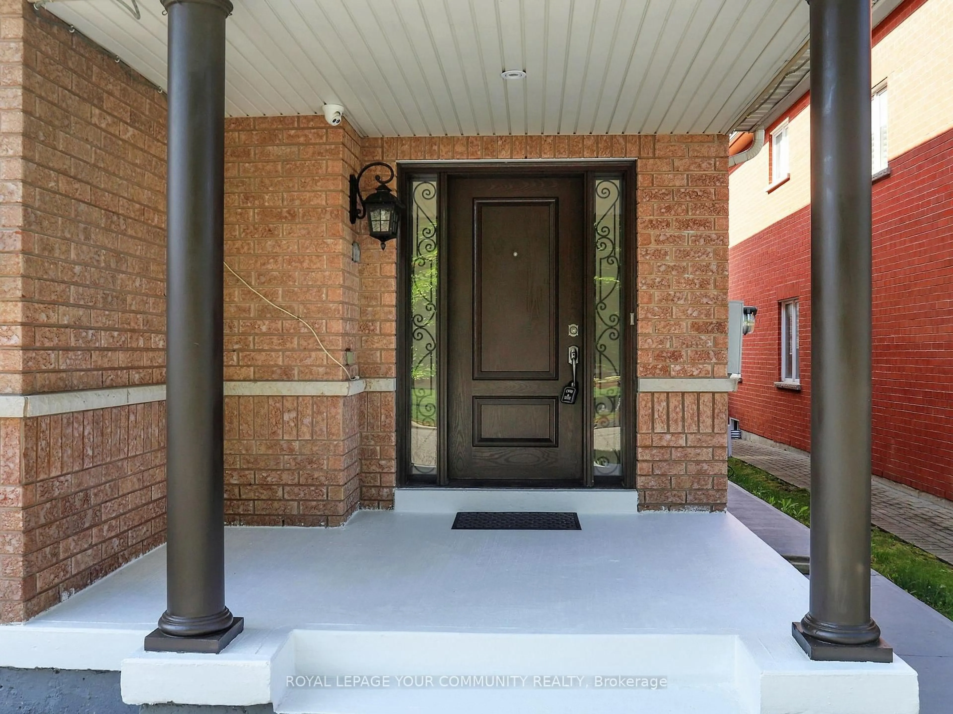 Unknown for 92 Laval St, Vaughan Ontario L4H 0P2