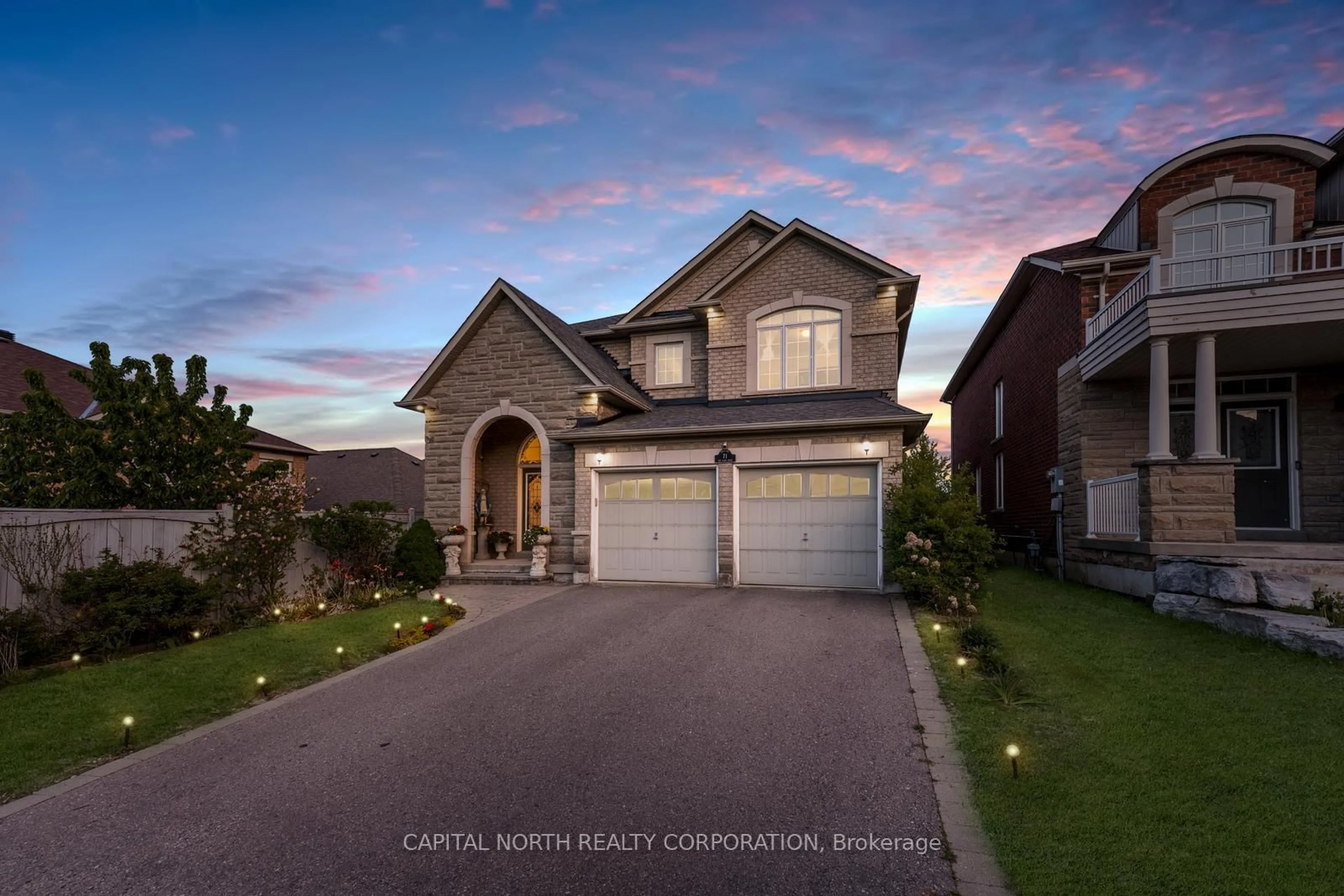 Home with vinyl exterior material, street for 71 Ivy Glen Dr, Vaughan Ontario L6A 0P3