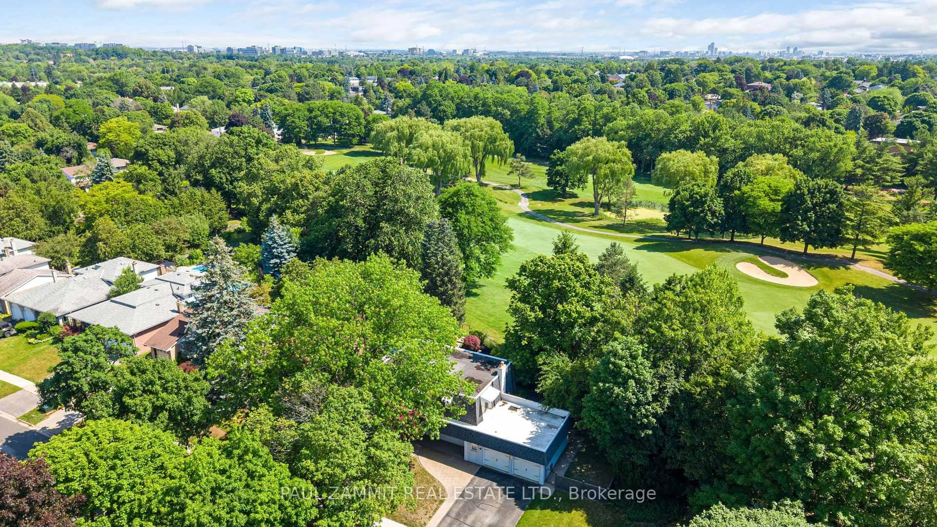 A pic from outside/outdoor area/front of a property/back of a property/a pic from drone, forest/trees view for 175 Bayview Fairways Dr, Markham Ontario L3T 2Y9
