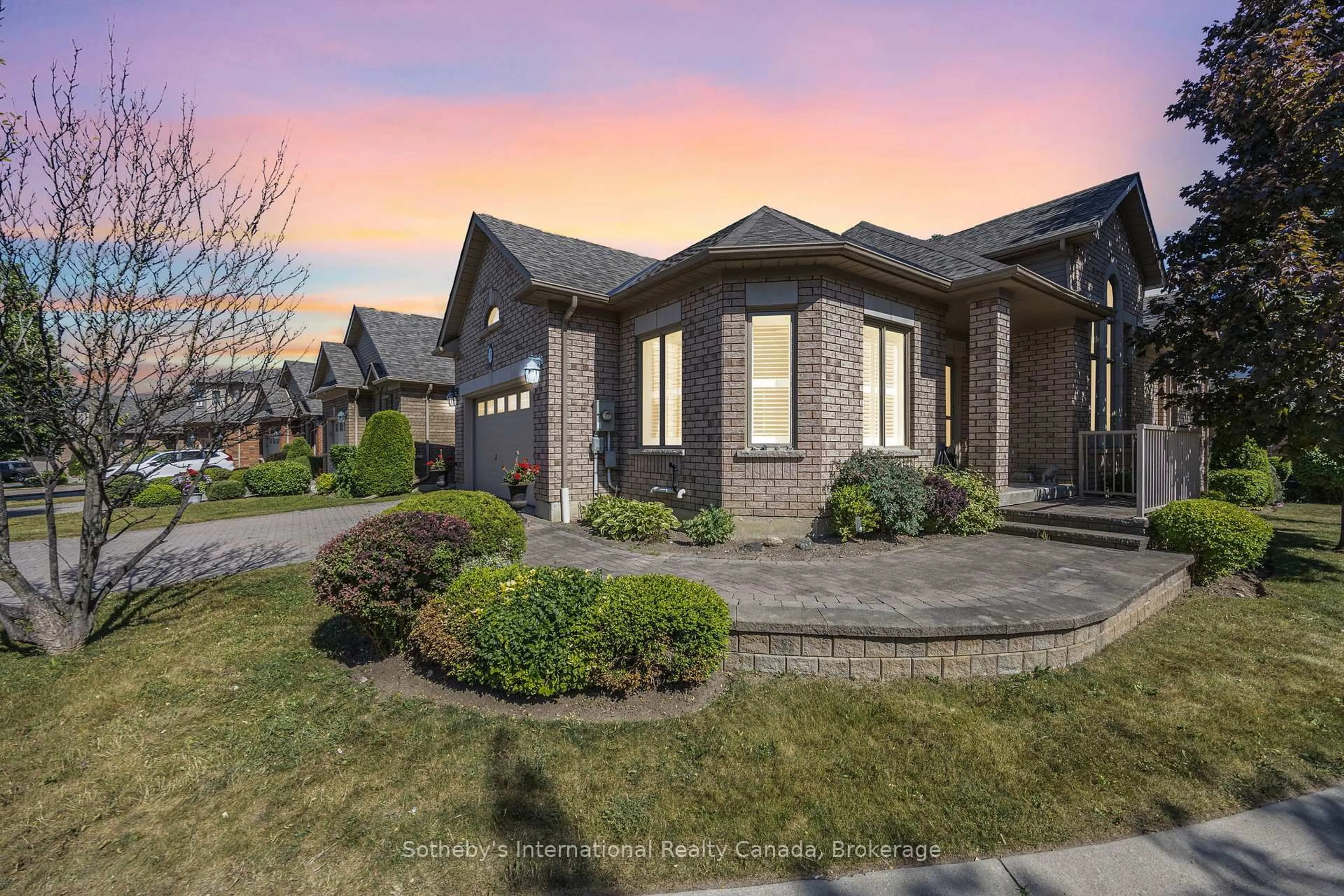 Home with brick exterior material, street for 25 Renaissance Pt, New Tecumseth Ontario L9R 2H8