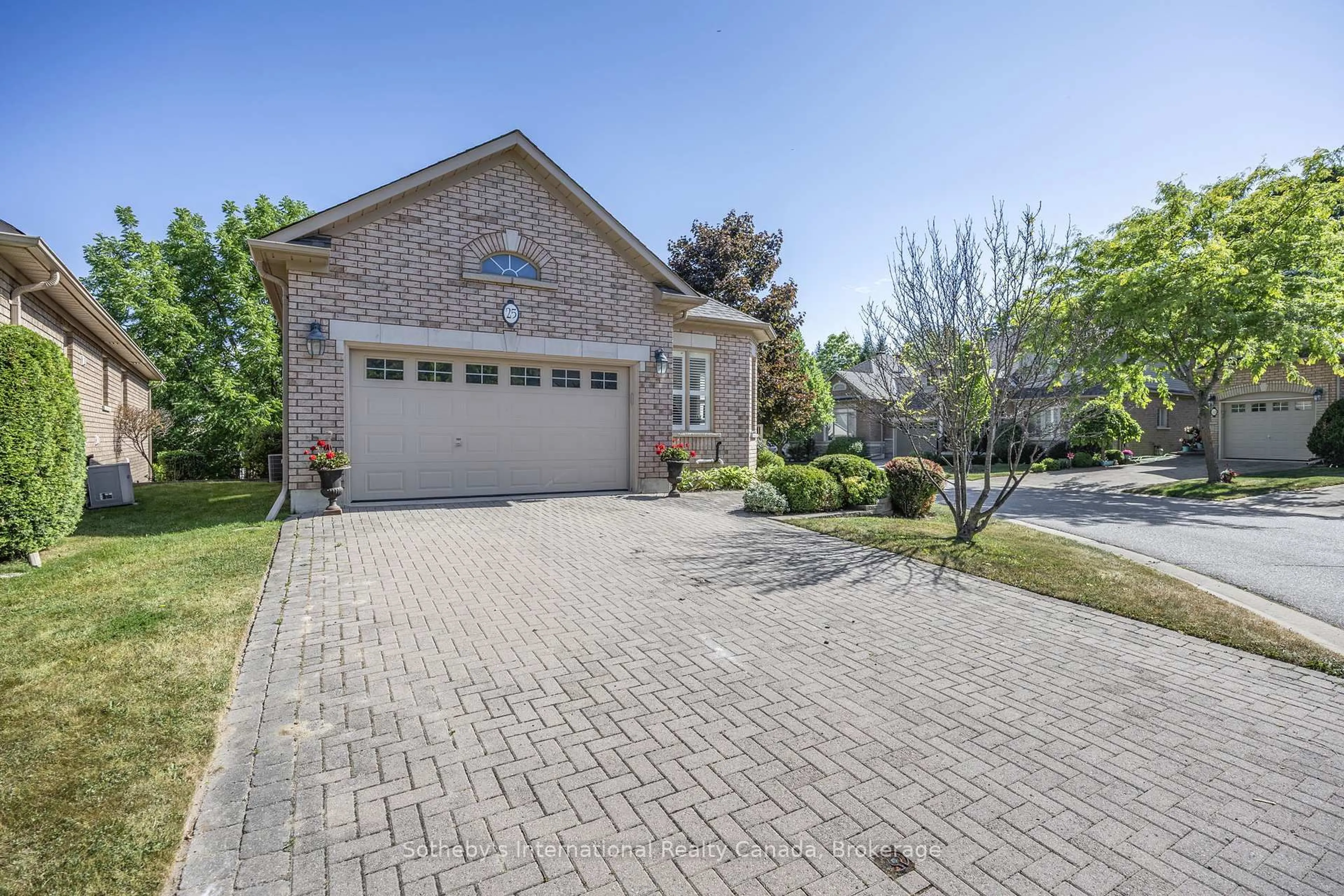 Unknown for 25 Renaissance Pt, New Tecumseth Ontario L9R 2H8