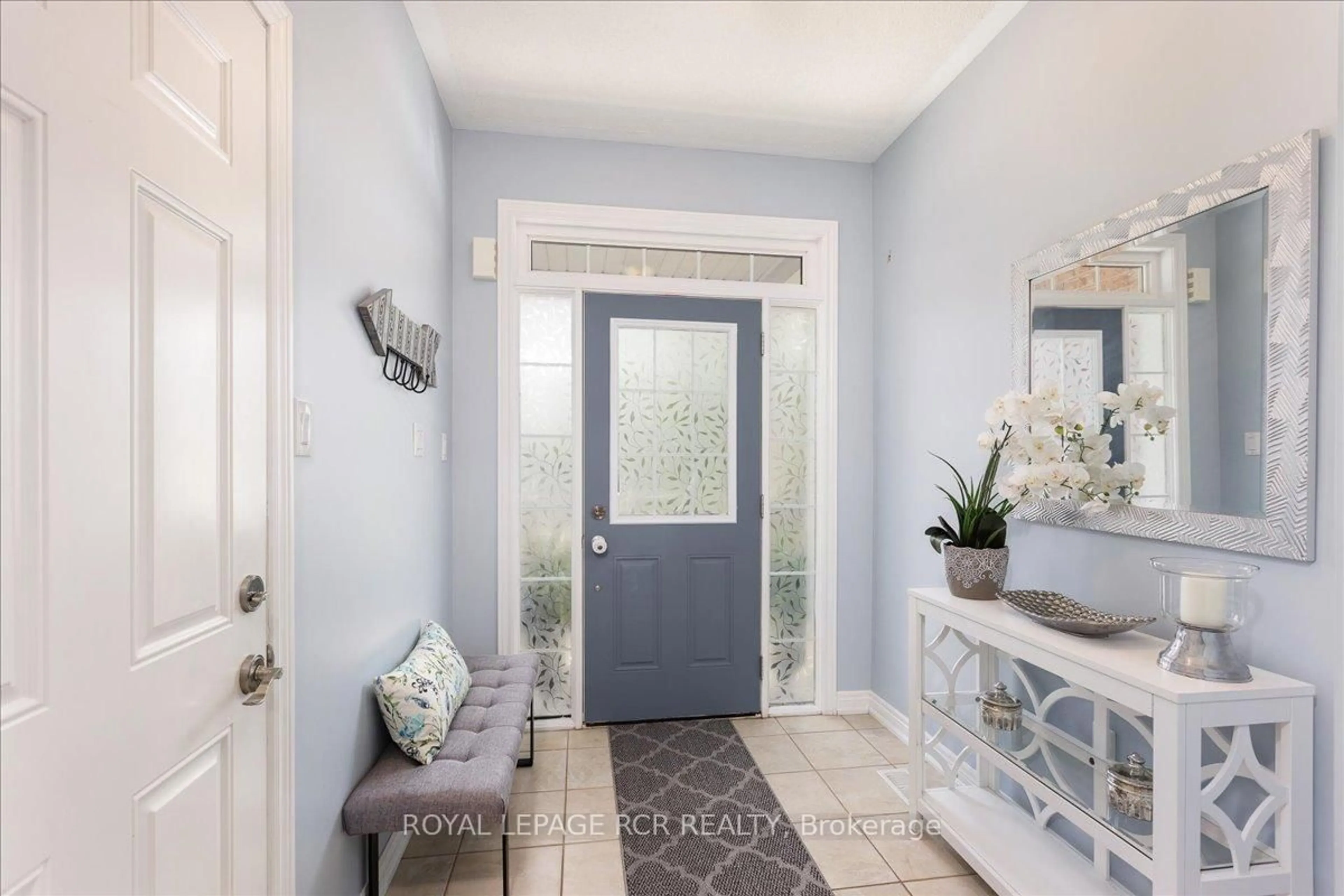 Indoor entryway for 84 Donald Stewart Cres, East Gwillimbury Ontario L0G 1M0