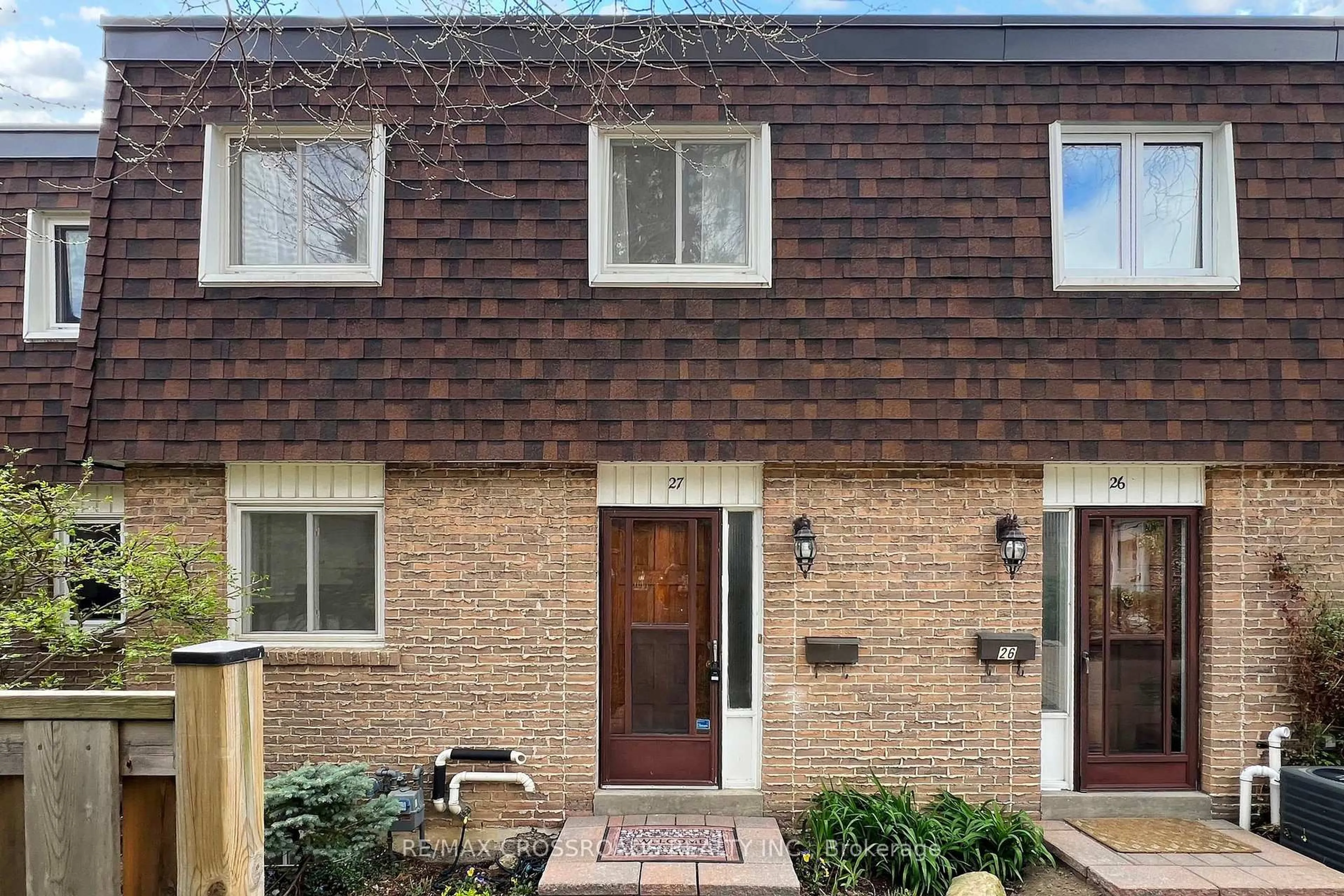 Home with brick exterior material, street for 27 The Carriage Way #27, Markham Ontario L3T 4X1