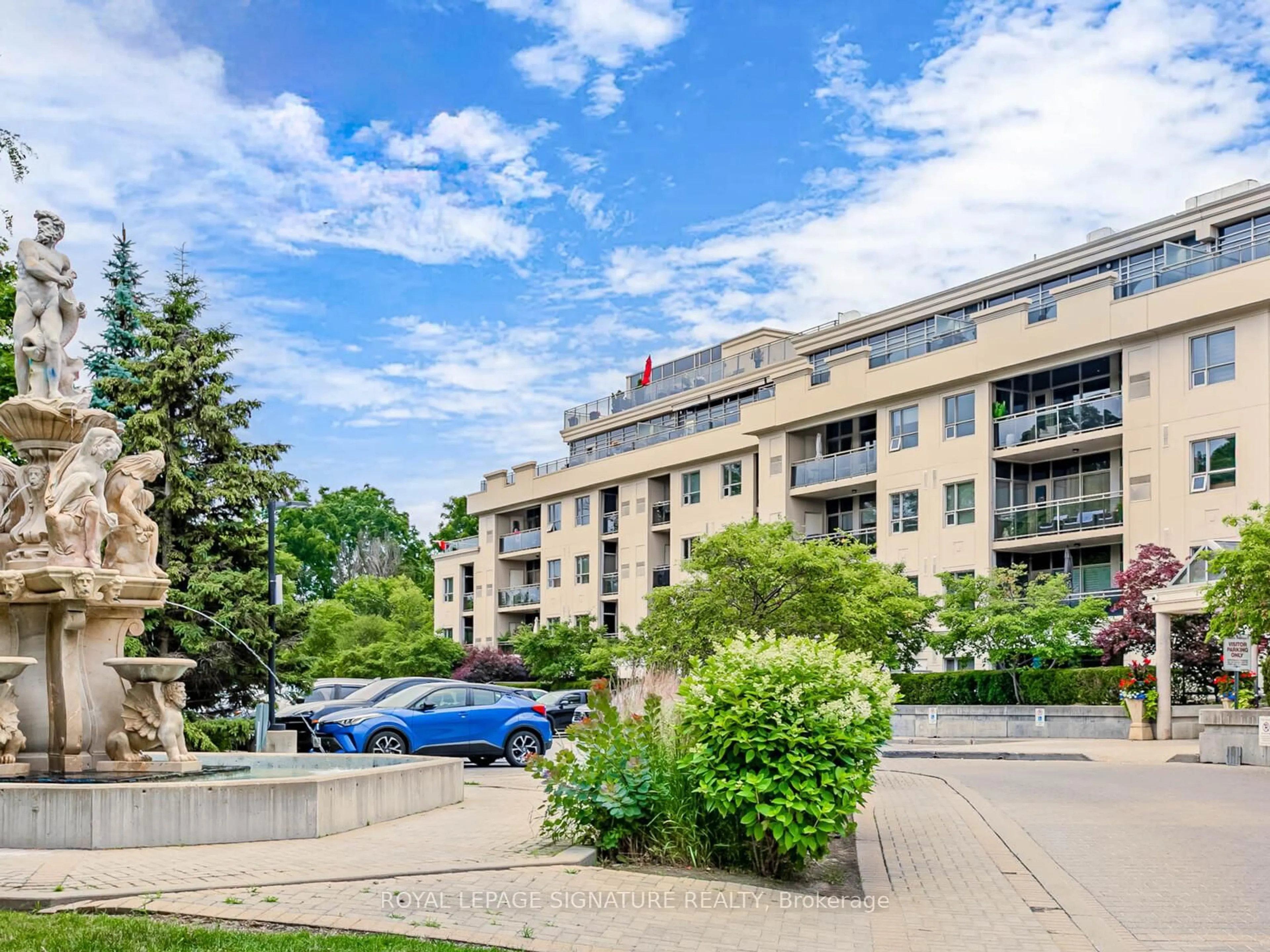 A pic from outside/outdoor area/front of a property/back of a property/a pic from drone, street for 8201 Islington Ave #326, Vaughan Ontario L4L 9S6