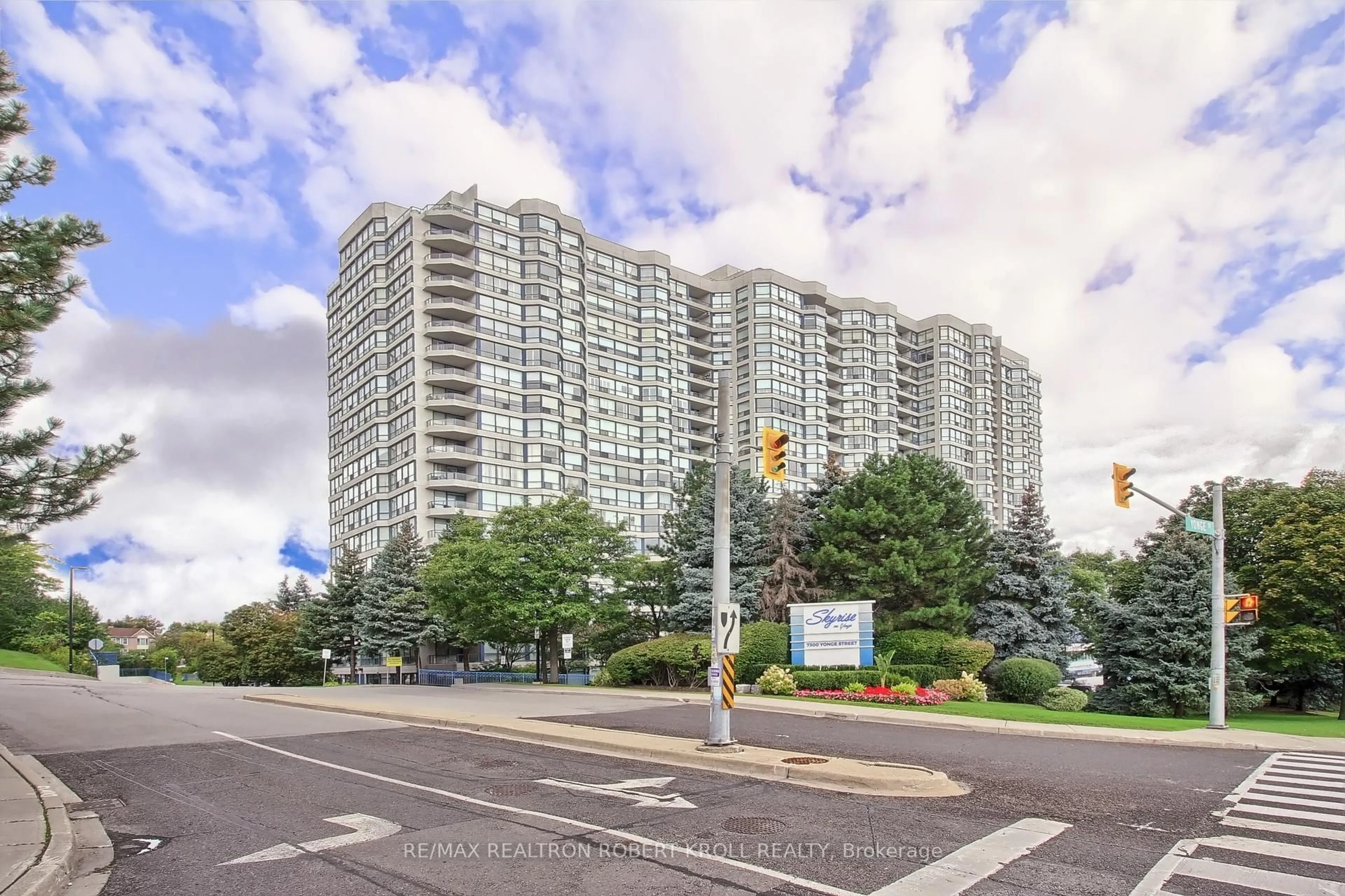 Unknown for 7300 Yonge St #210, Vaughan Ontario L4J 7Y5