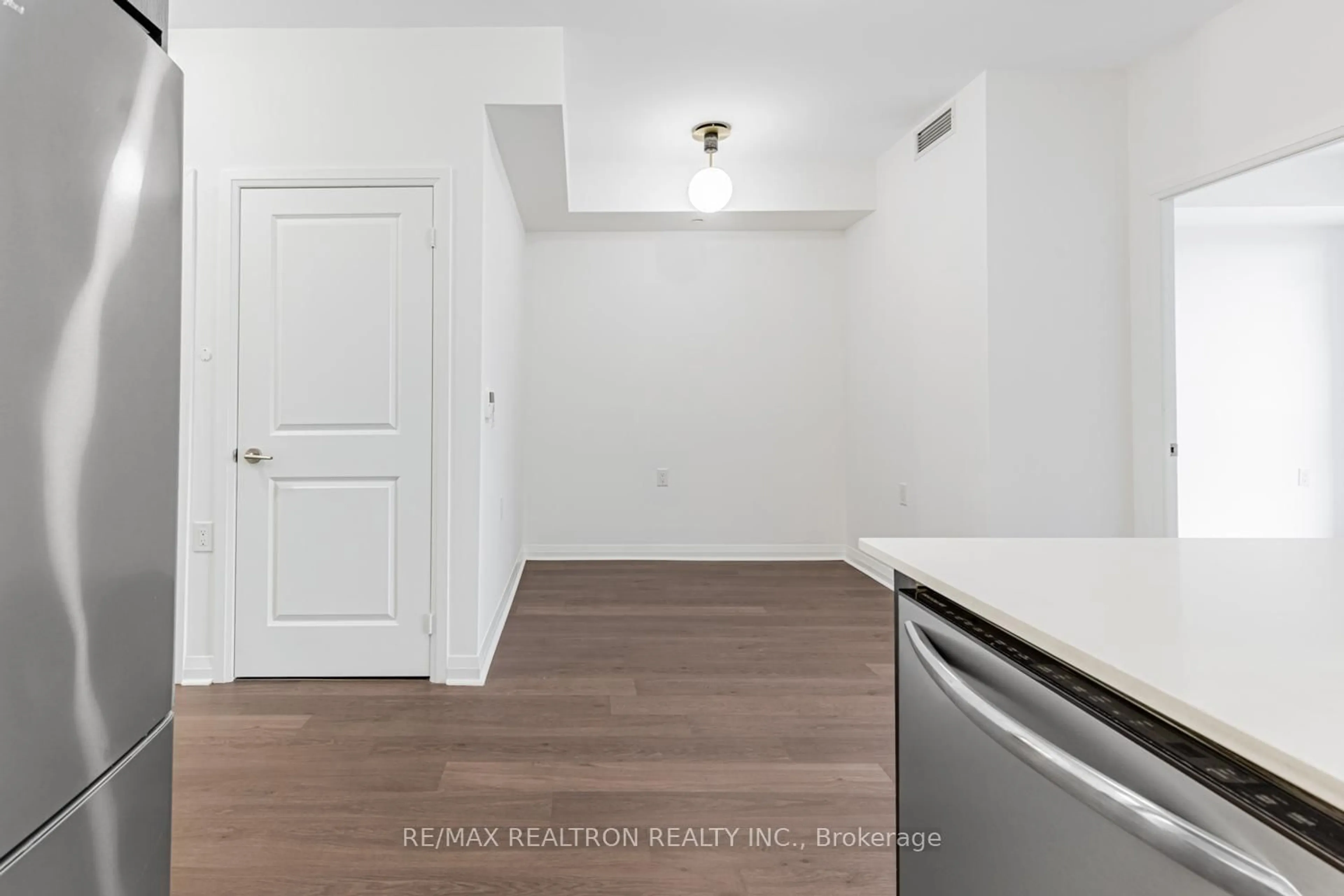 A pic of a room for 55 Oneida Cres #1609, Richmond Hill Ontario L4B 0E8