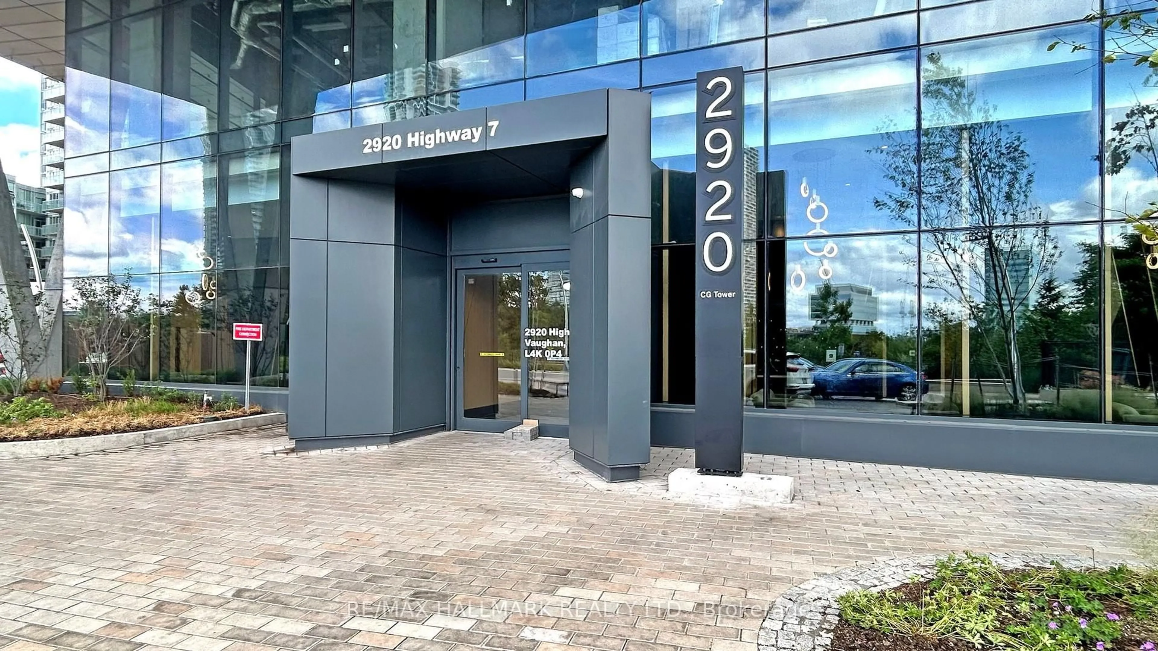 Indoor foyer for 2920 highway 7 Rd #1302, Vaughan Ontario L4K 0P4