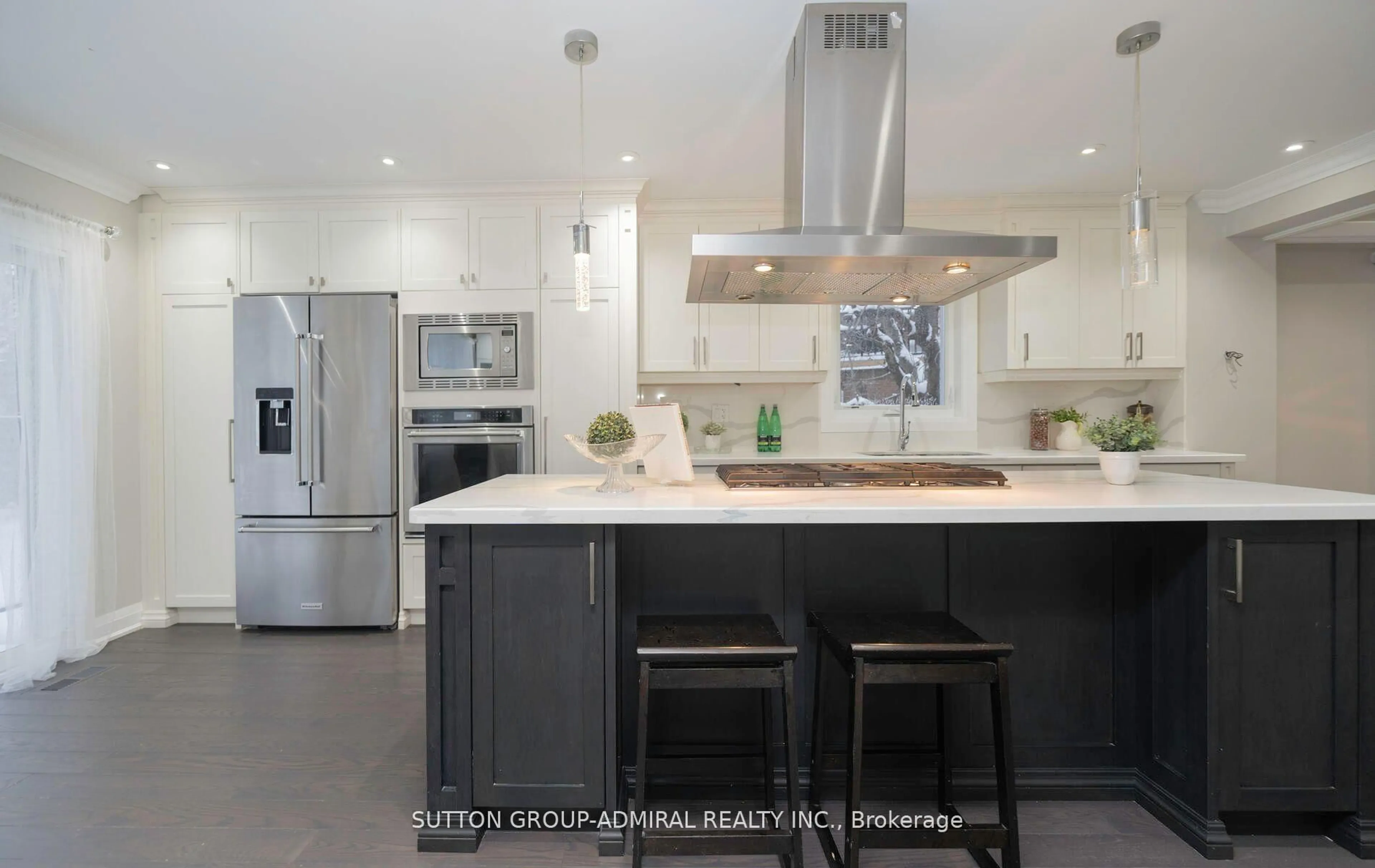 Contemporary kitchen, ceramic/tile floor for 29 Roxborough Lane, Vaughan Ontario L4J 4T1