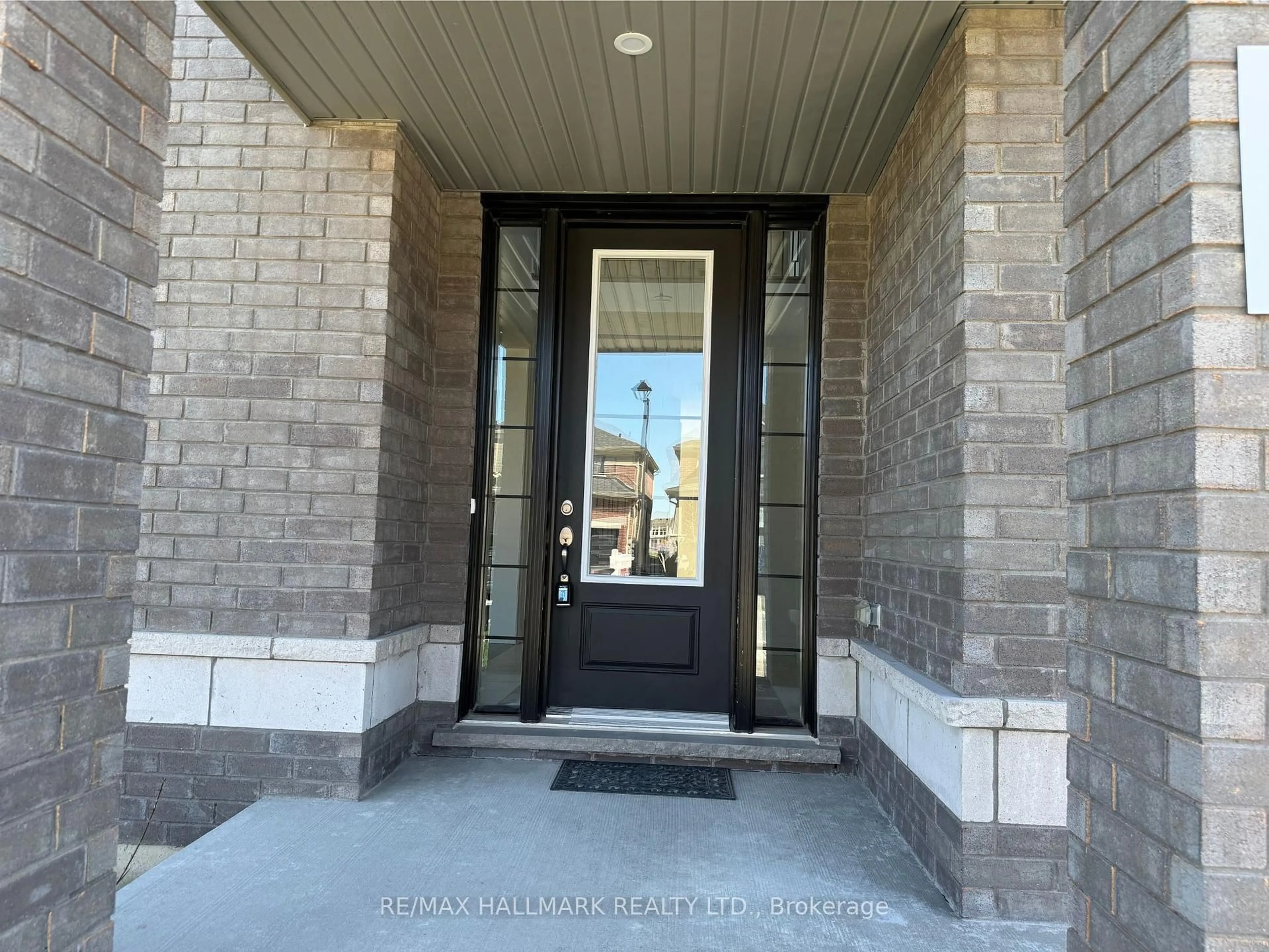 Indoor entryway for 23 Hummingbird Grve, Adjala-Tosorontio Ontario L0G 1W0