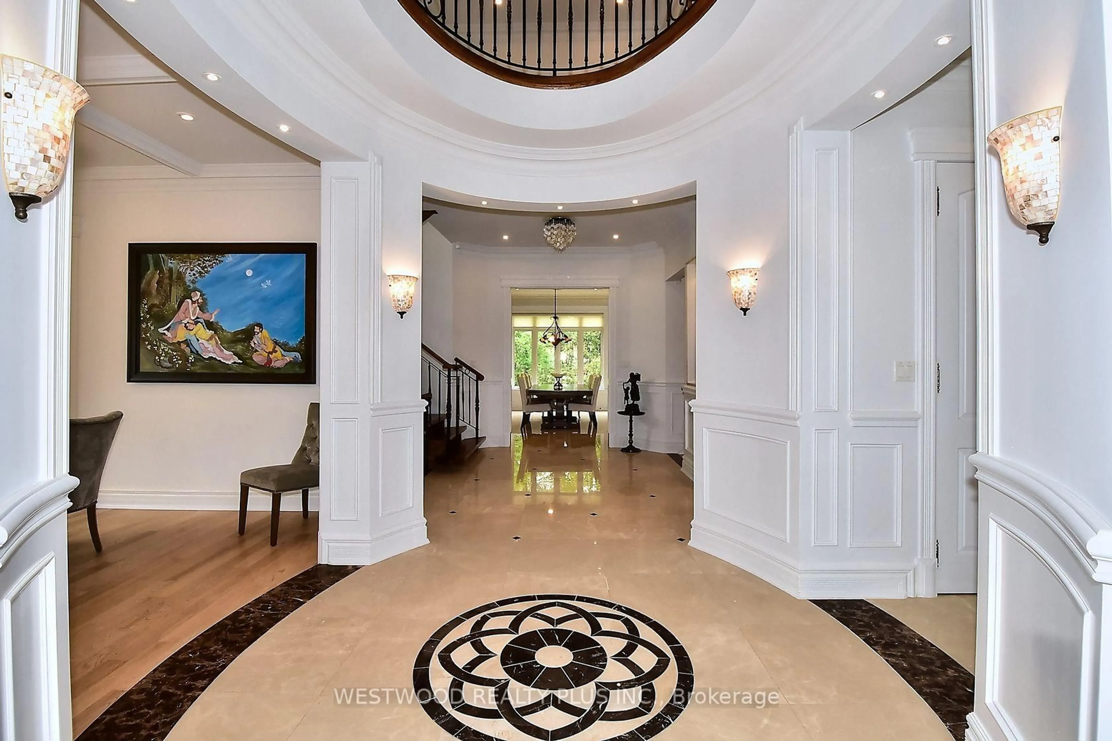 Indoor foyer for 72 Westwood Lane, Richmond Hill Ontario L4C 6Y1