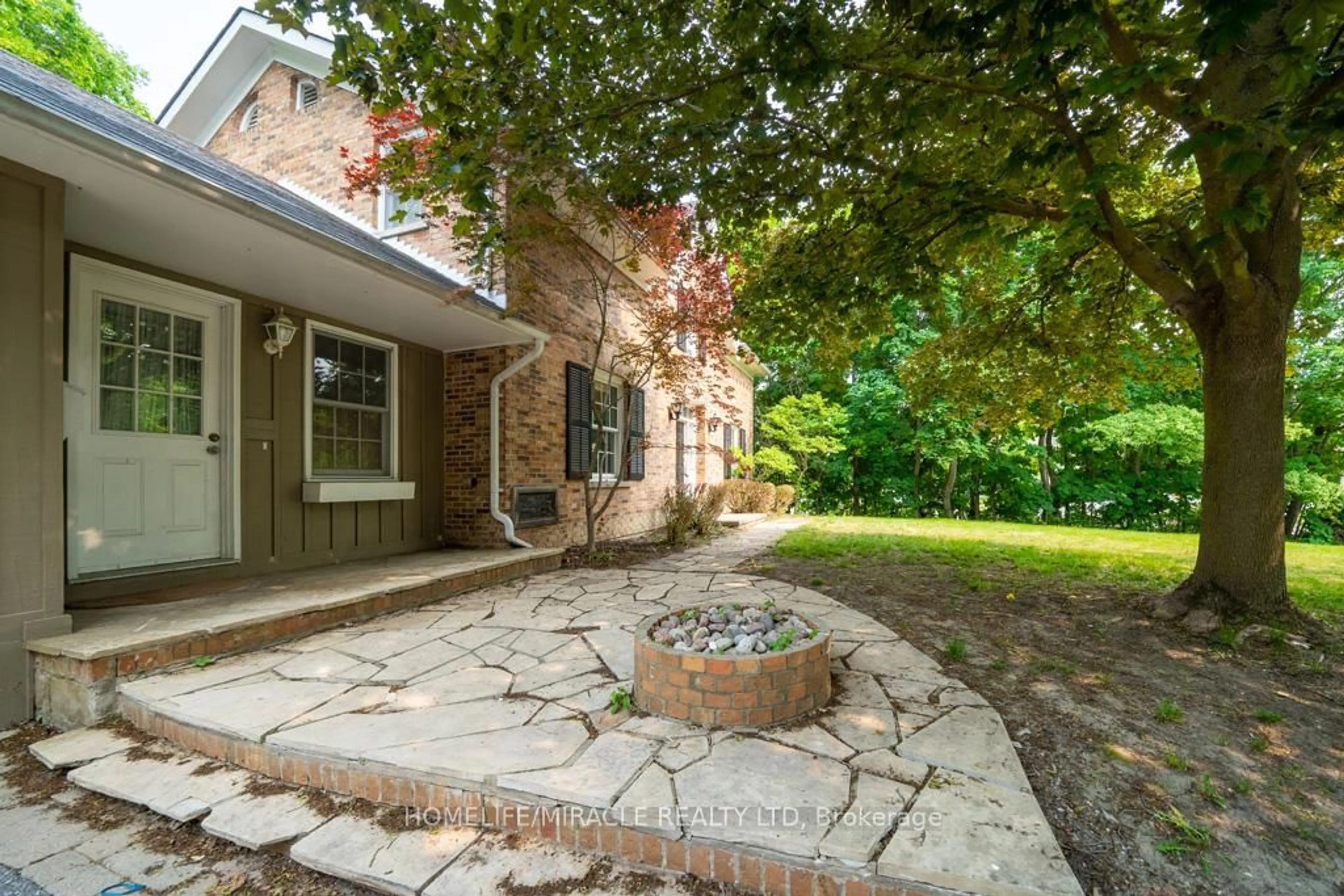 Patio, street for 10 Houghton Blvd, Markham Ontario L3P 2N6