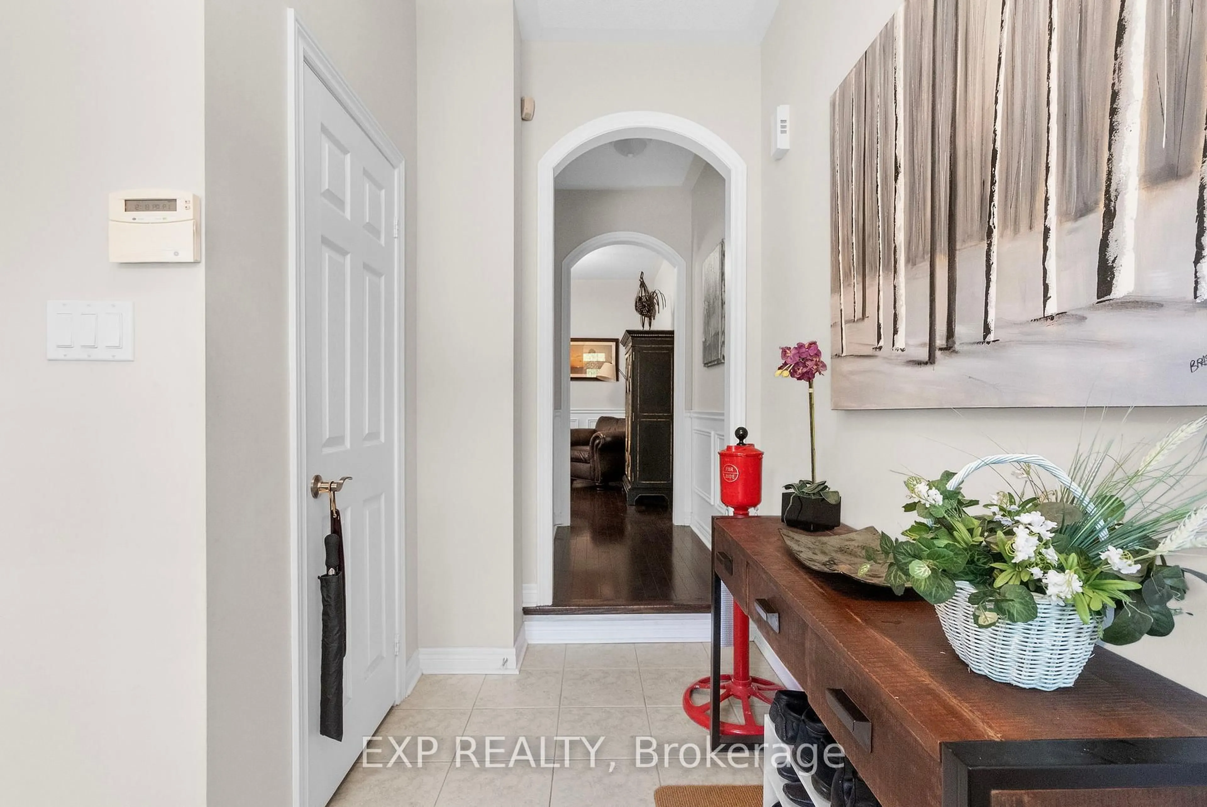 Indoor entryway for 450 Worthington Ave #24, Richmond Hill Ontario L4E 0E5