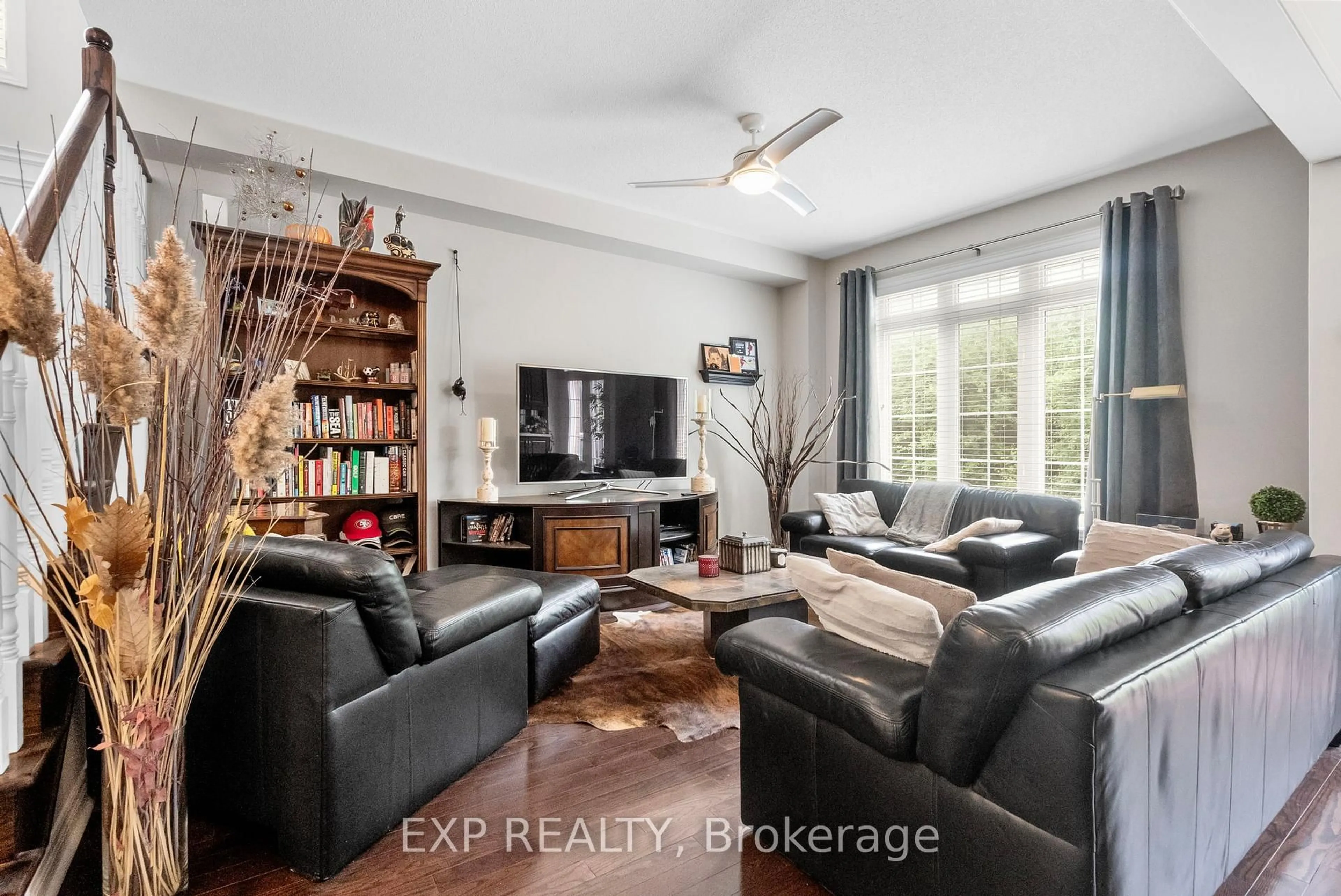 Living room with furniture, unknown for 450 Worthington Ave #24, Richmond Hill Ontario L4E 0E5