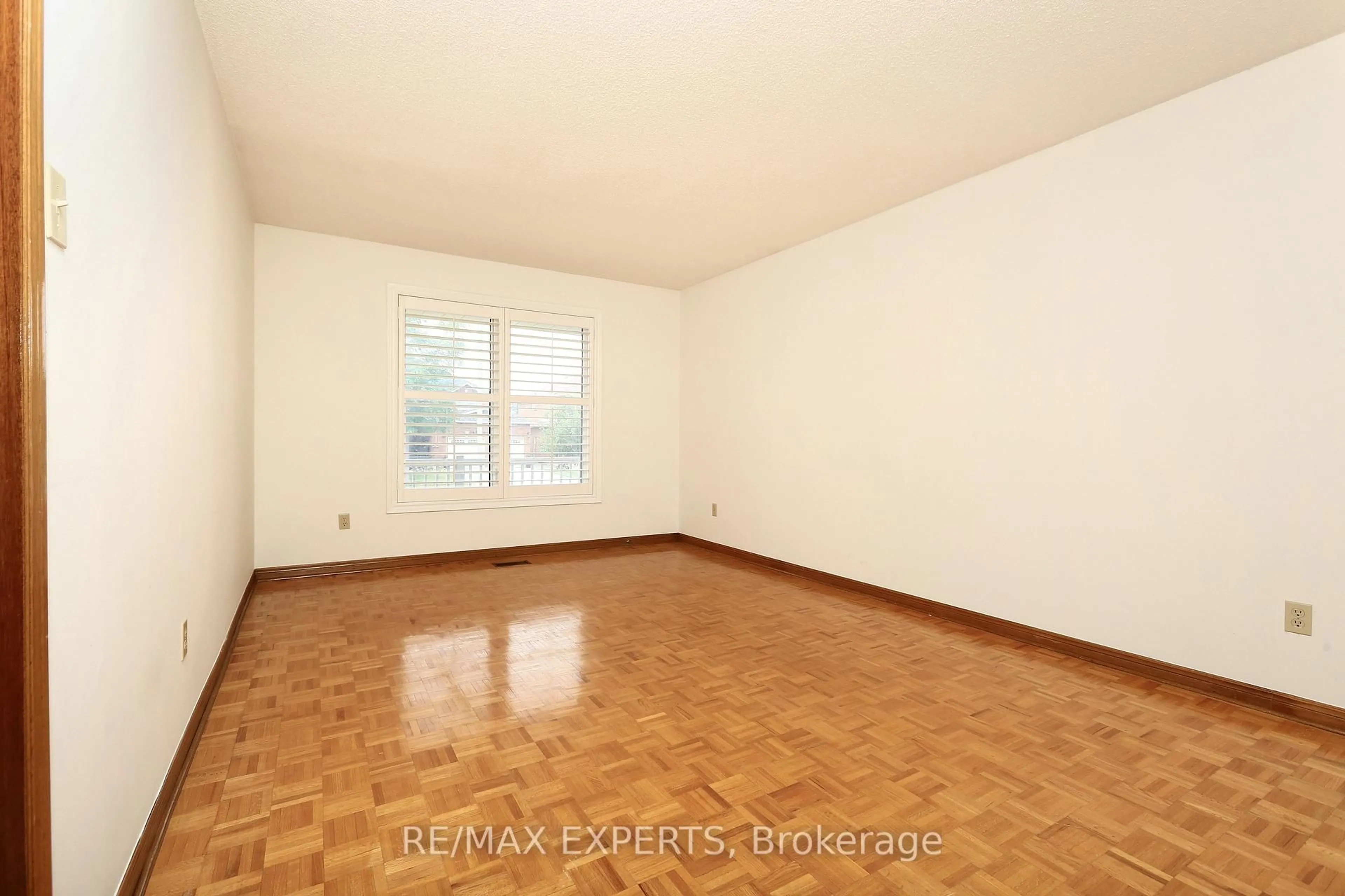 A pic of a room for 129 Father Ermanno Cres, Vaughan Ontario L6P 1Y9