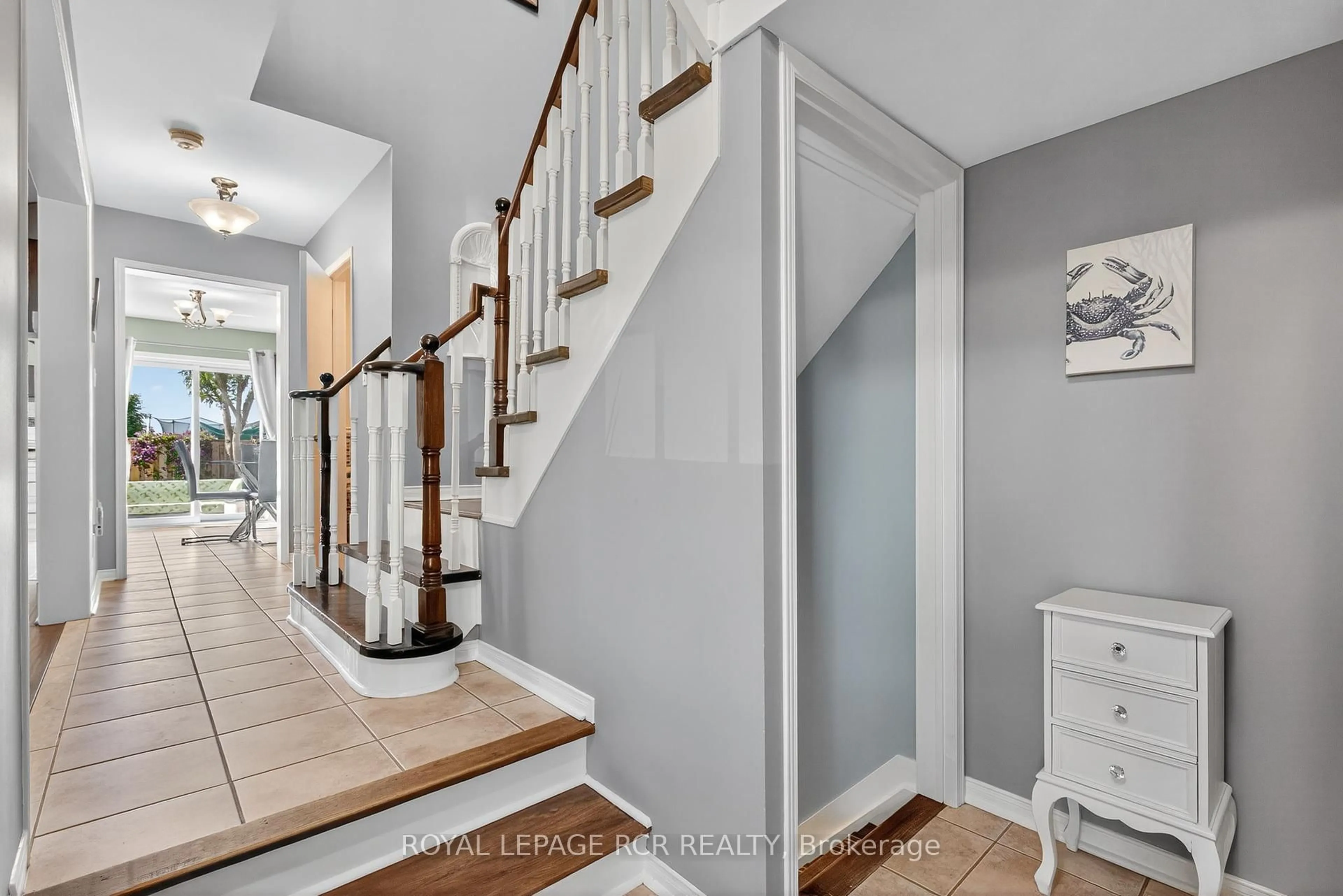 Indoor entryway for 9 Mcgahey St, New Tecumseth Ontario L0G 1W0