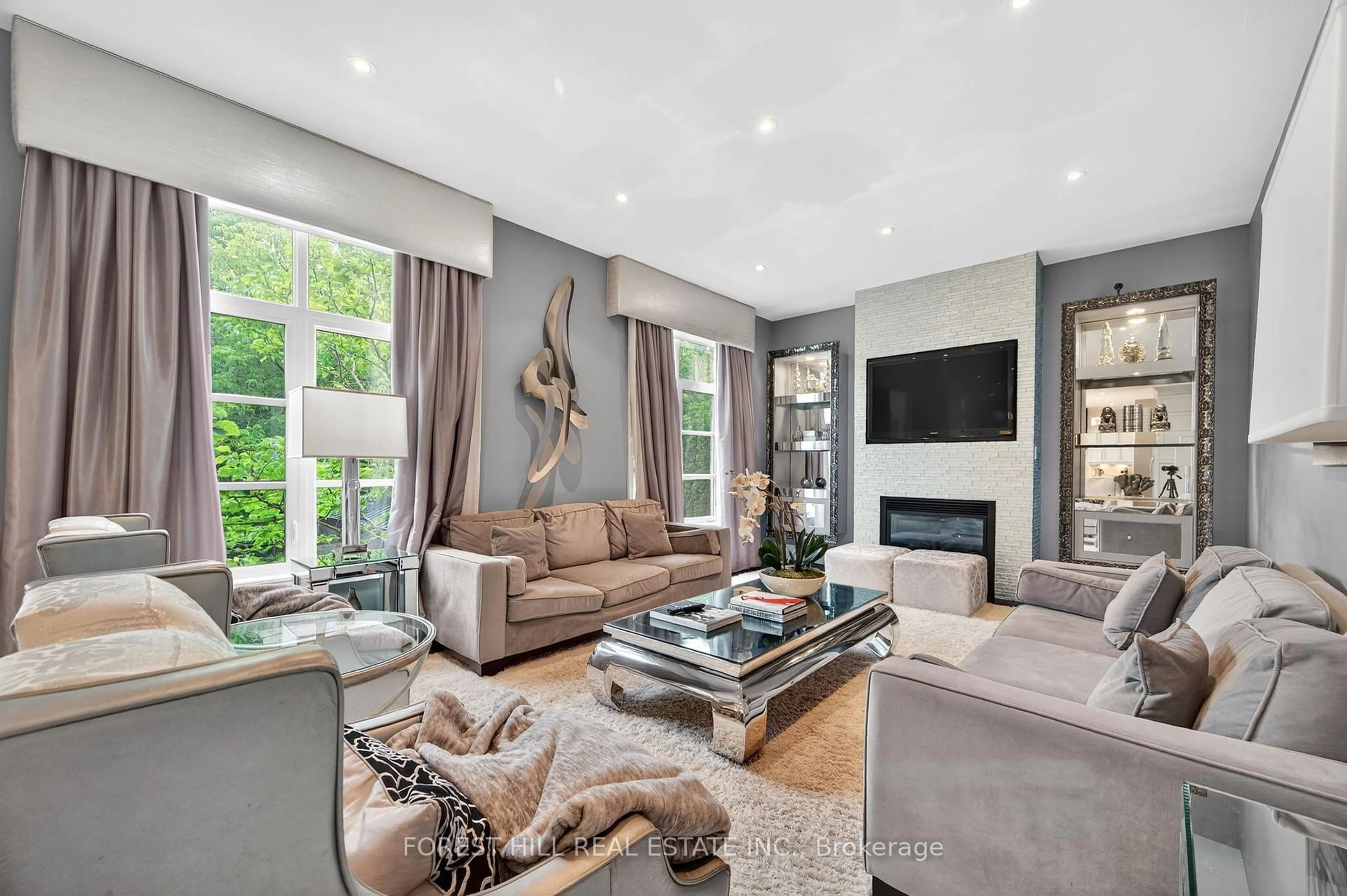 Living room with furniture, unknown for 71 Woodvalley Cres, Vaughan Ontario L6A 4J5