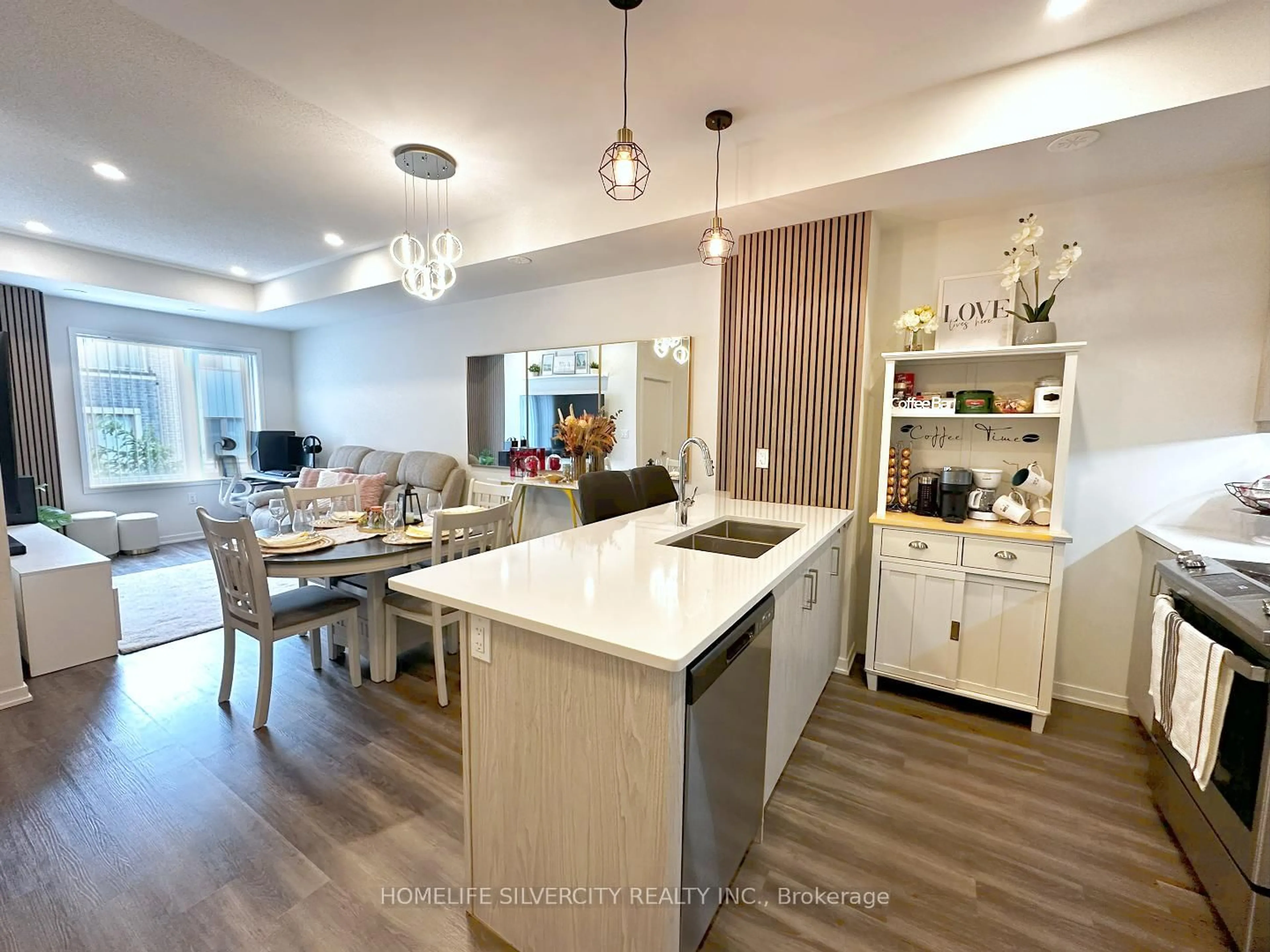 Open concept kitchen, unknown for 121 Honeycrisp Cres ## 238, Vaughan Ontario L4K 0N7