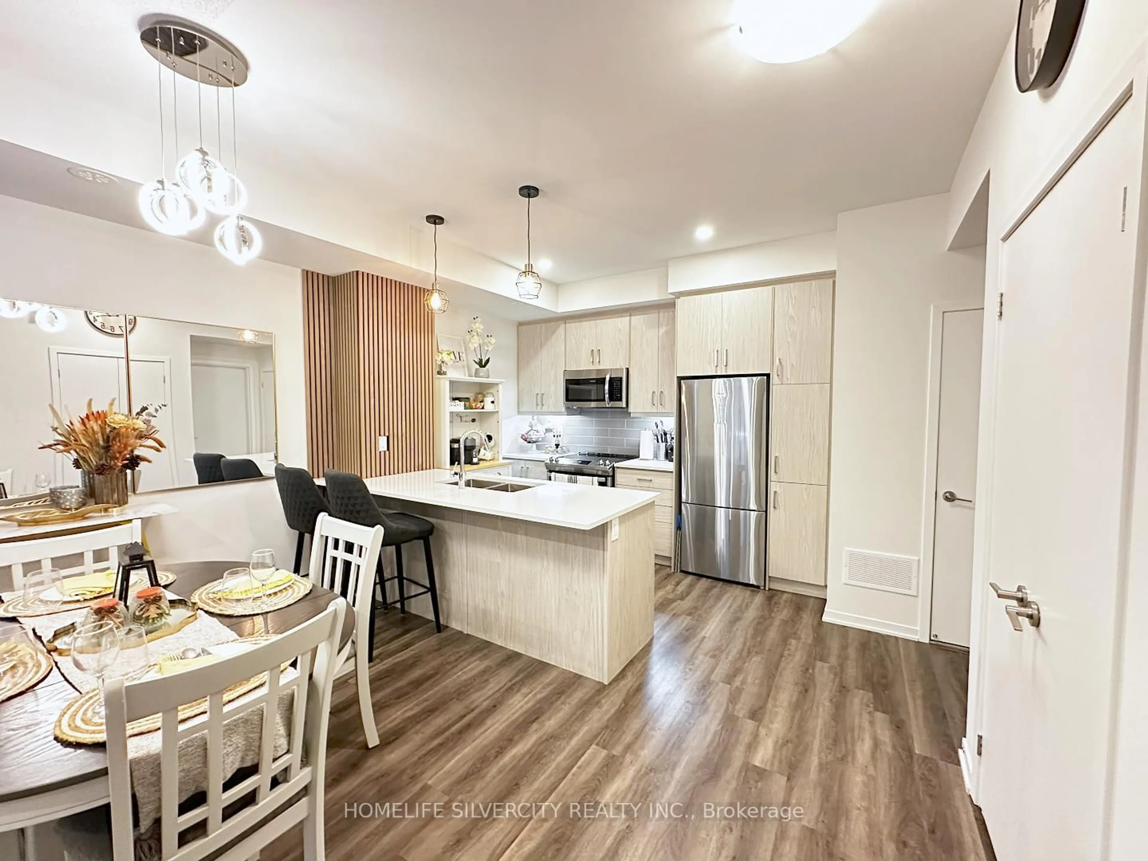 Open concept kitchen, unknown for 121 Honeycrisp Cres ## 238, Vaughan Ontario L4K 0N7