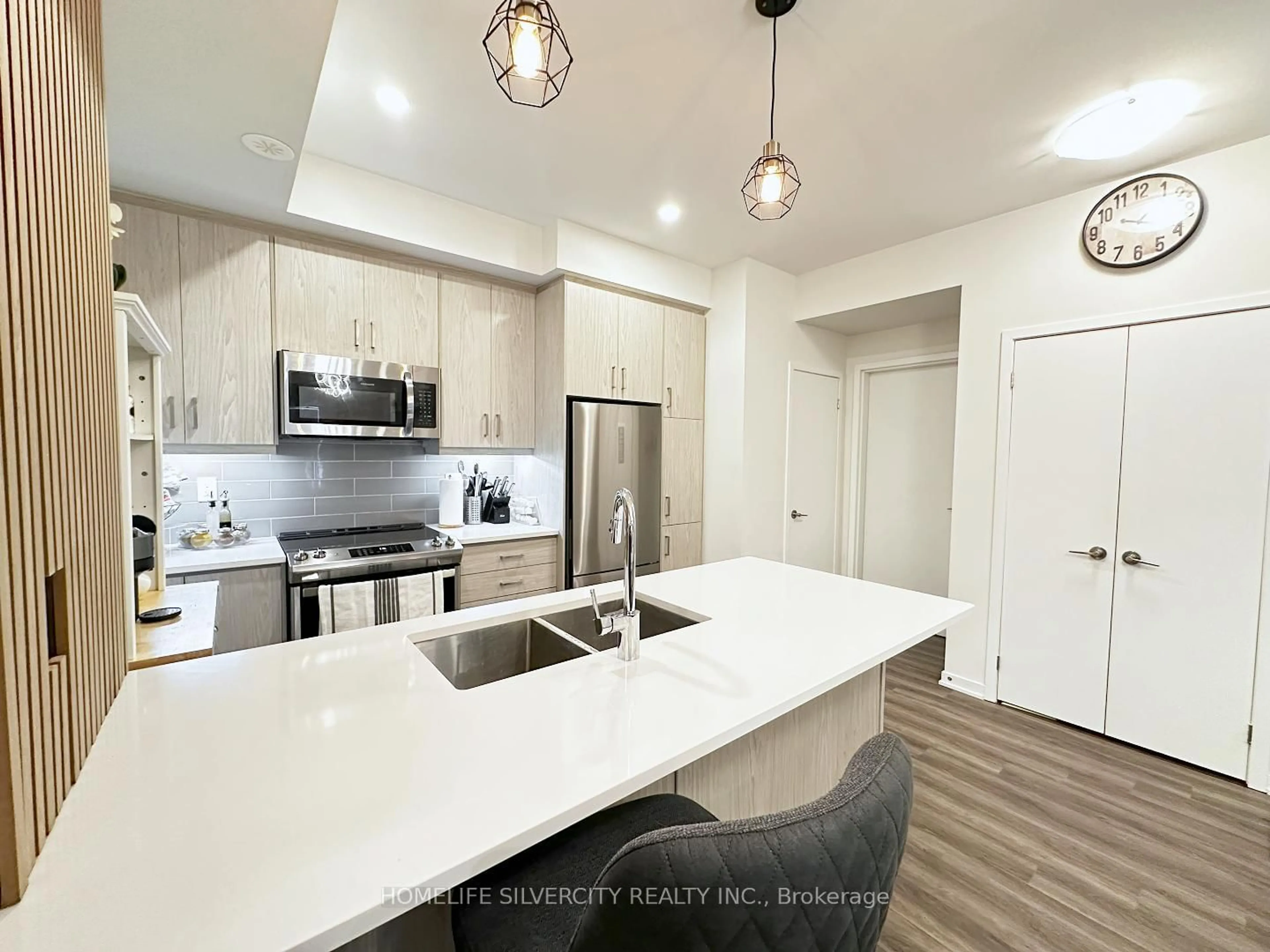 Open concept kitchen, unknown for 121 Honeycrisp Cres ## 238, Vaughan Ontario L4K 0N7