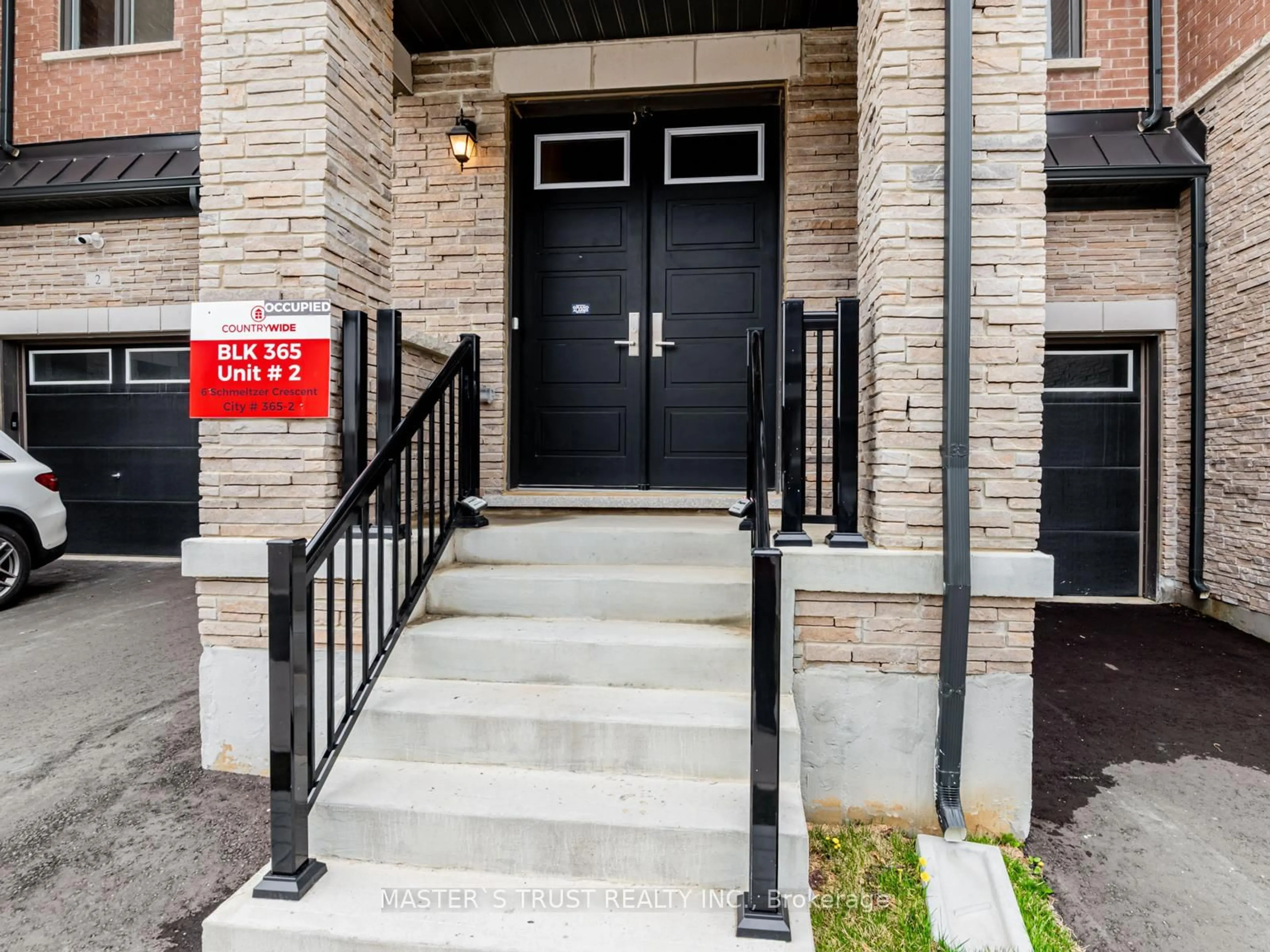 Indoor entryway for 6 Schmeltzer Cres, Richmond Hill Ontario L4E 1H8