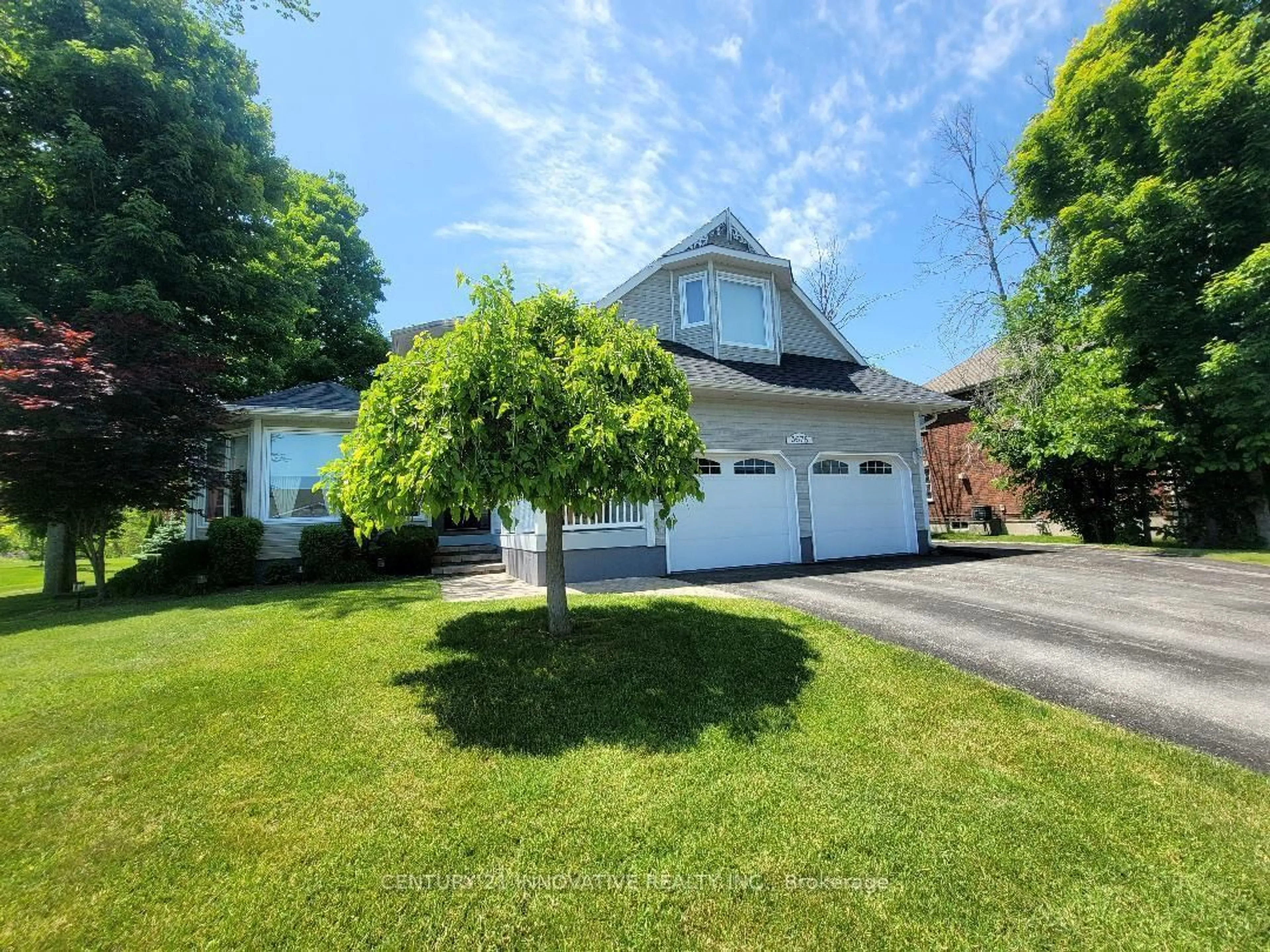 A pic from outside/outdoor area/front of a property/back of a property/a pic from drone, street for 3678 Kimberley St, Innisfil Ontario L9S 2L3