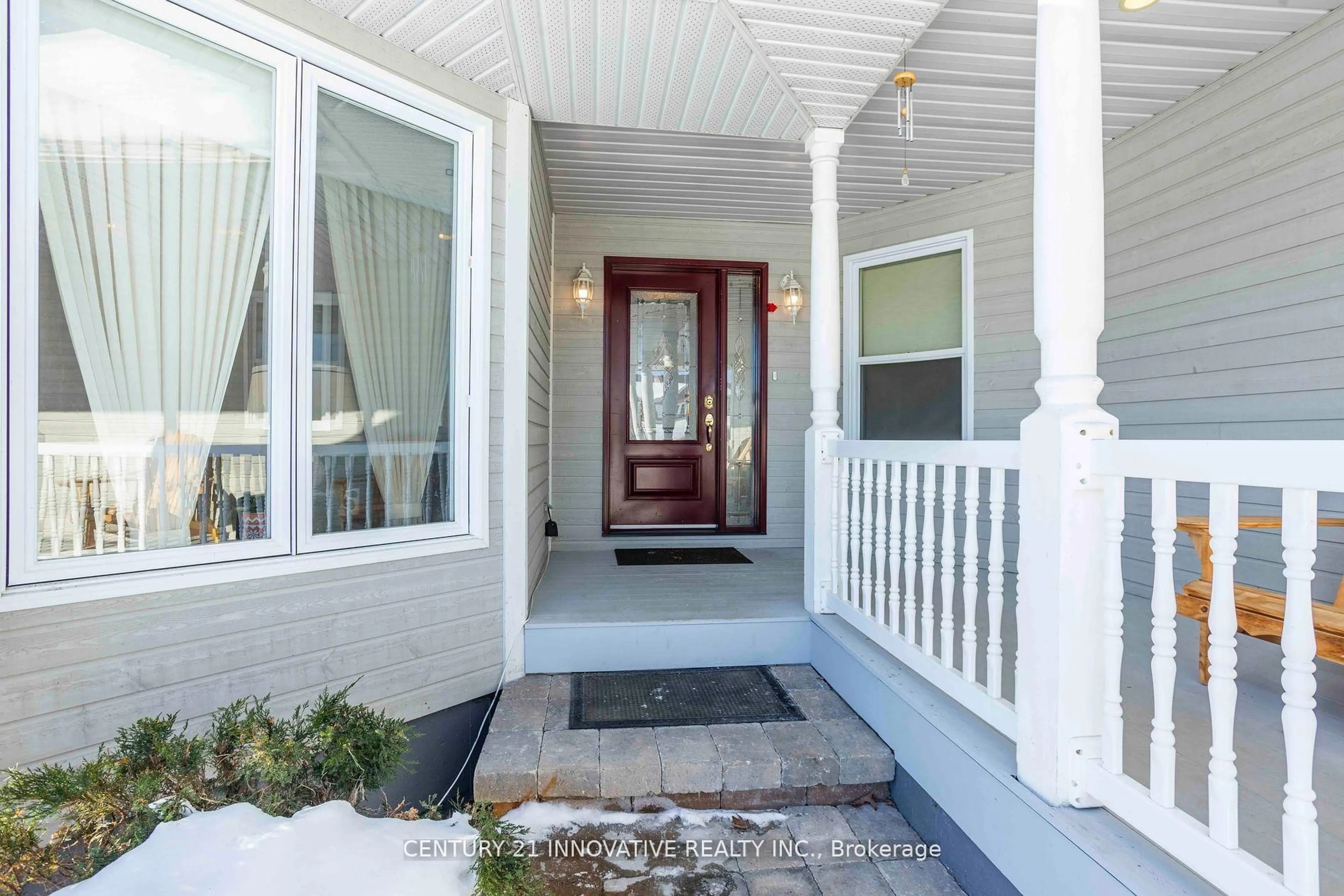Indoor entryway for 3678 Kimberley St, Innisfil Ontario L9S 2L3