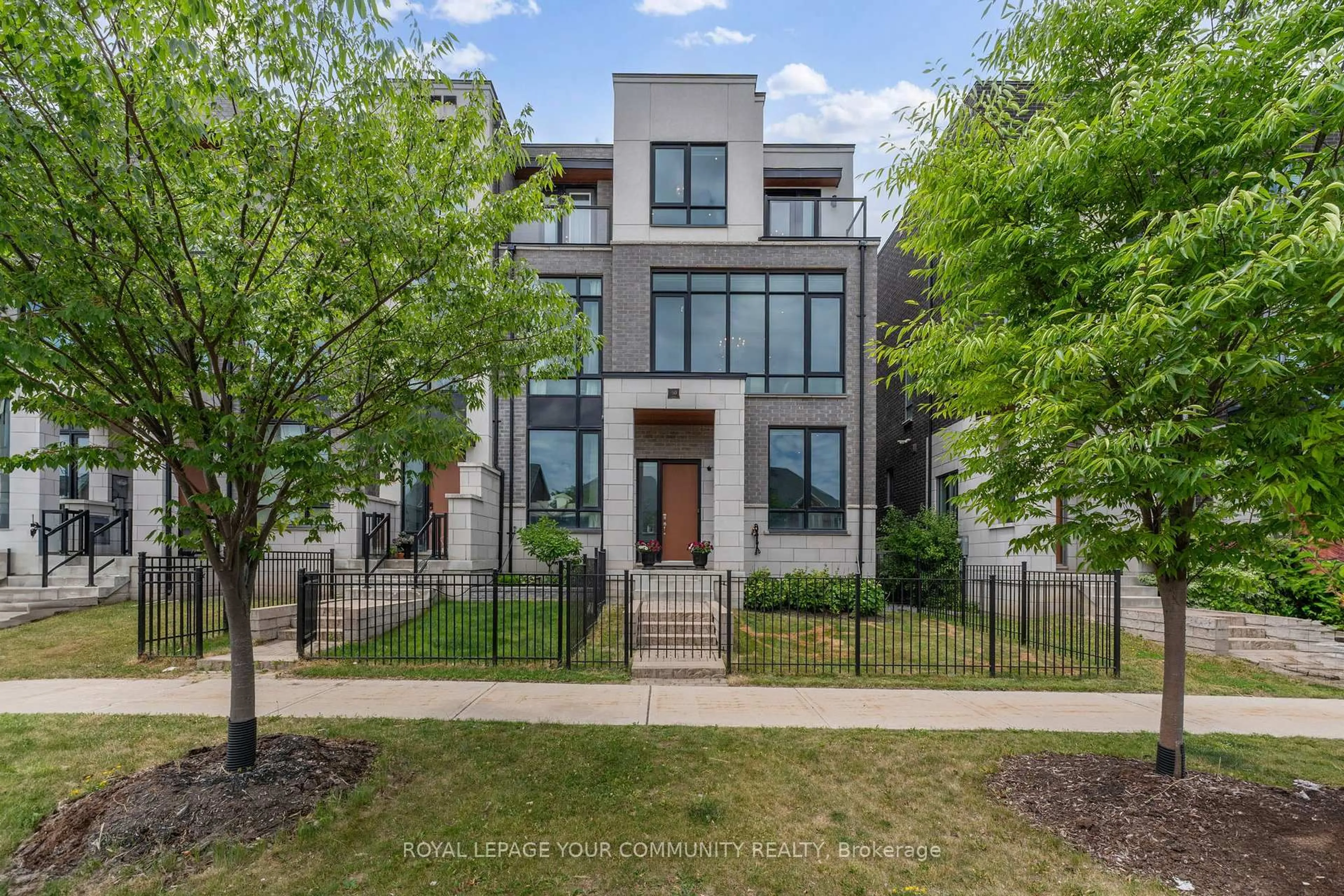 Home with brick exterior material, street for 40 Crimson Forest Dr, Vaughan Ontario L6A 4C4