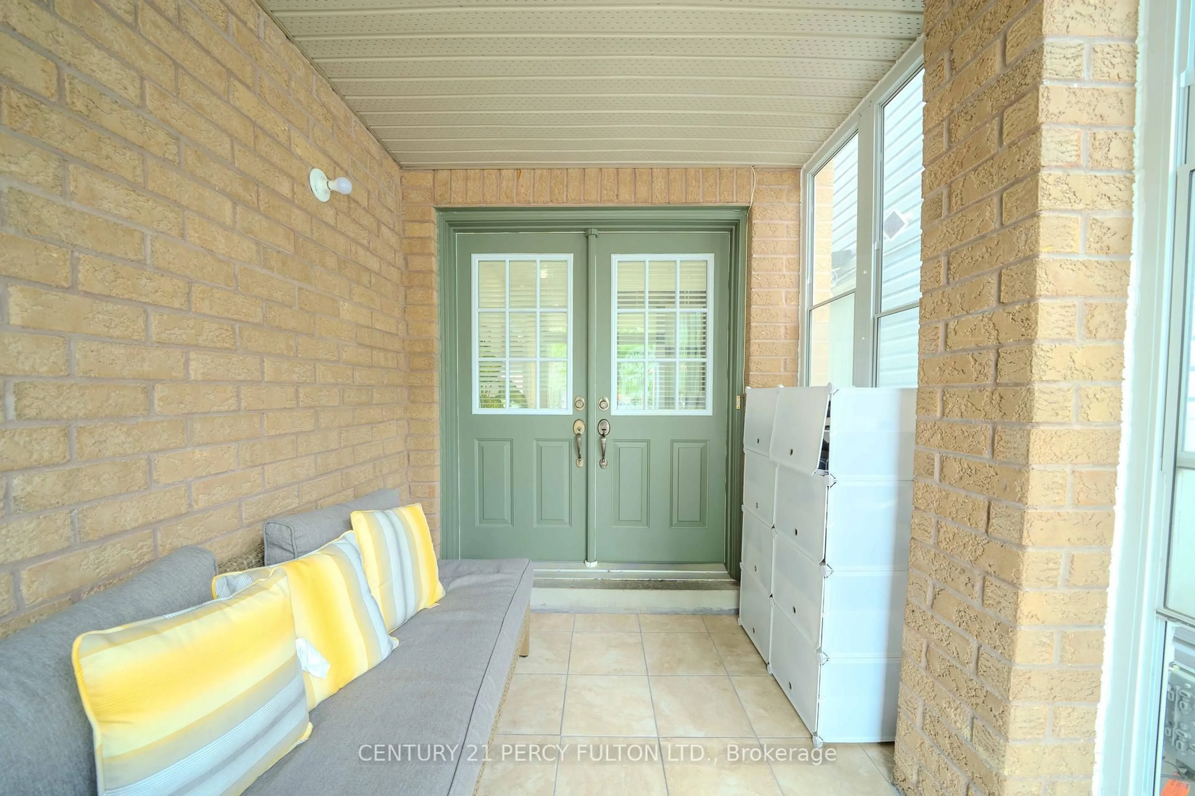Indoor entryway for 157 Billingsley Cres, Markham Ontario L3S 4P3