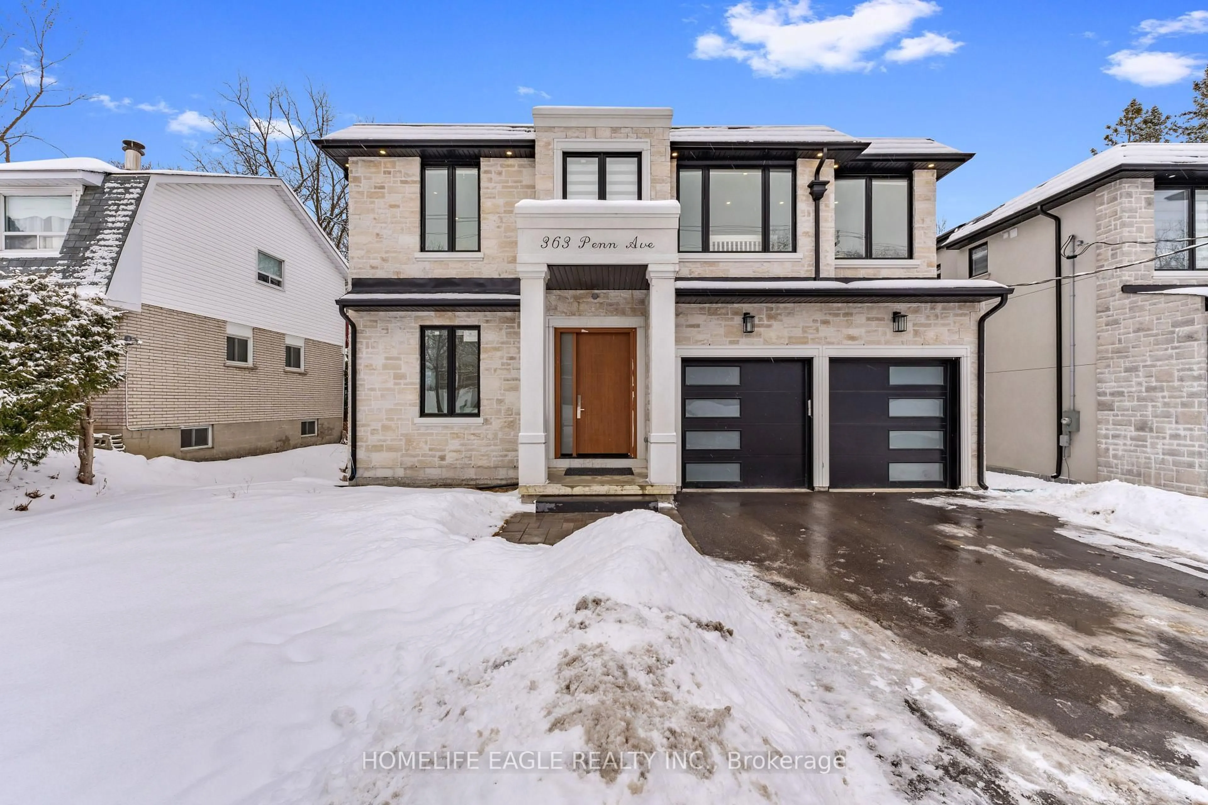 Home with brick exterior material, street for 363 Penn Ave, Newmarket Ontario L3Y 2S7