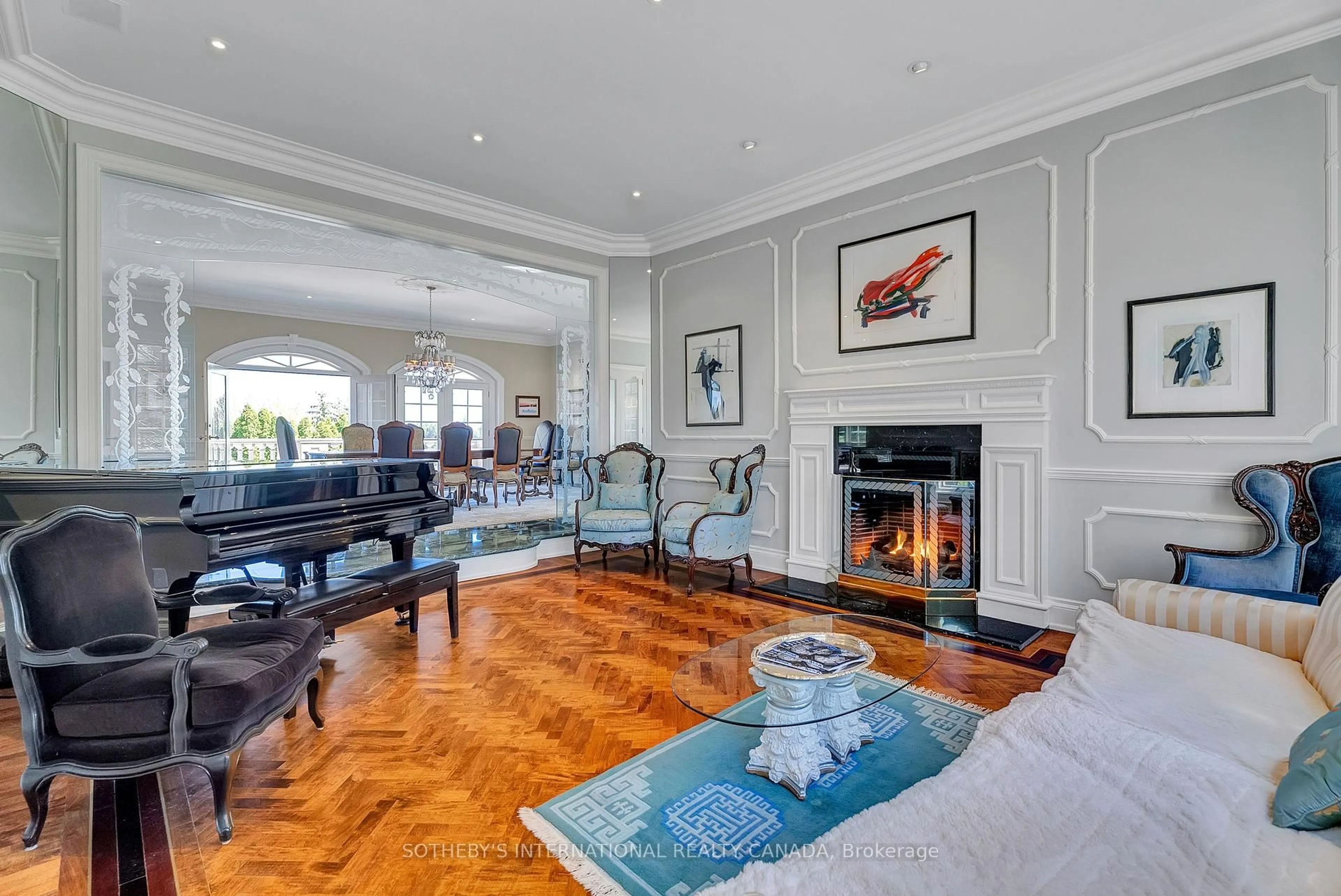 Living room with furniture, unknown for 48 Old Park Lane, Richmond Hill Ontario L4B 2L3