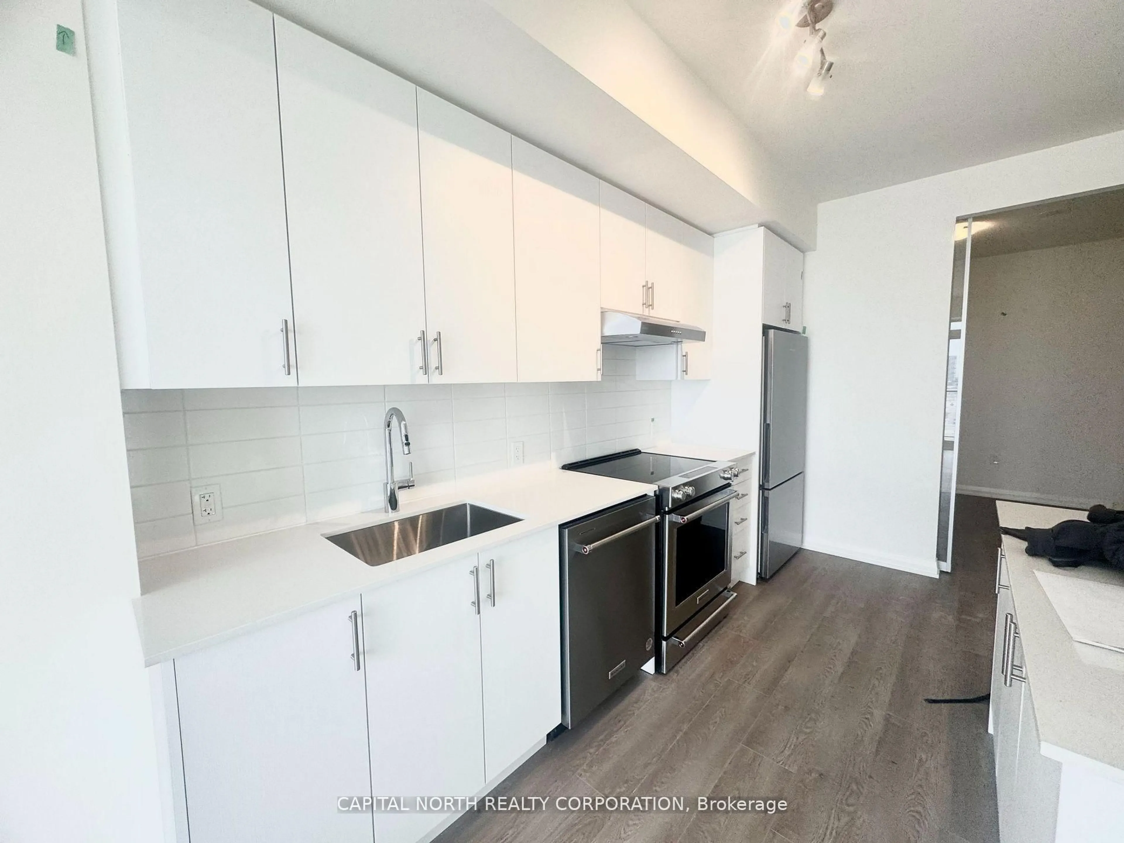 Standard kitchen, unknown for 8960 Jane St #1722, Vaughan Ontario L4K 2M9