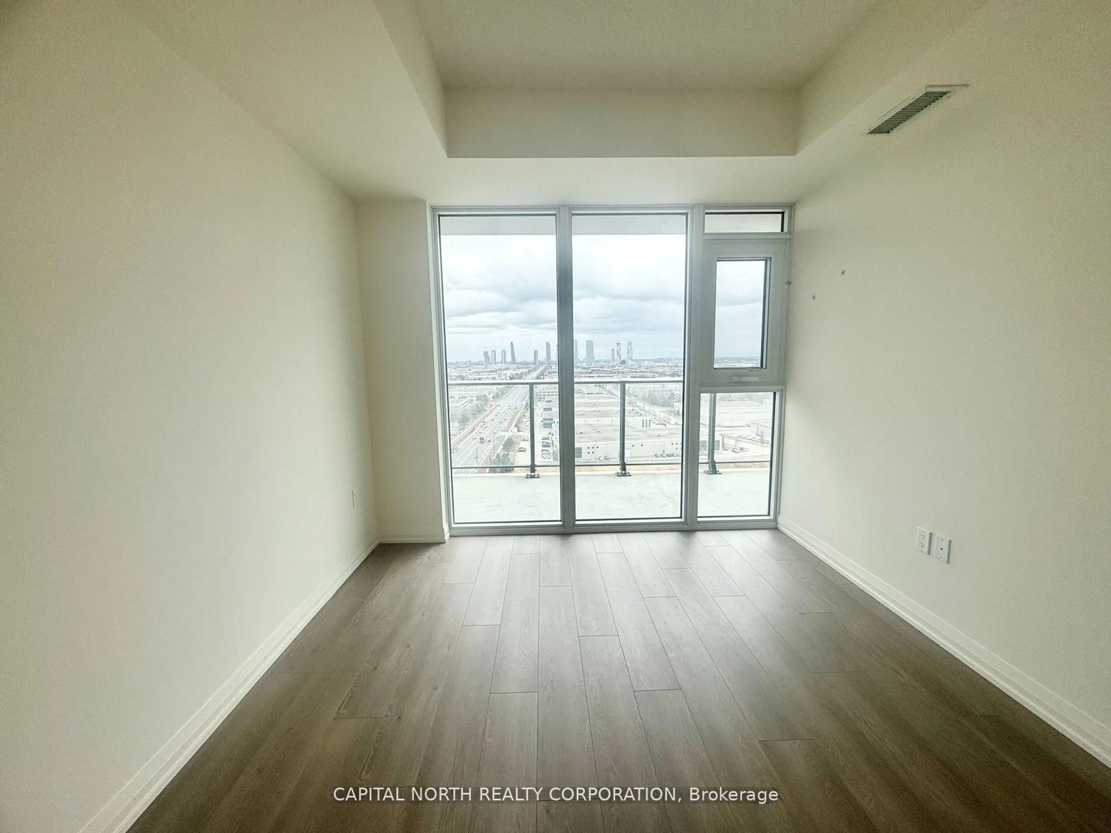 A pic of a room for 8960 Jane St #1722, Vaughan Ontario L4K 2M9