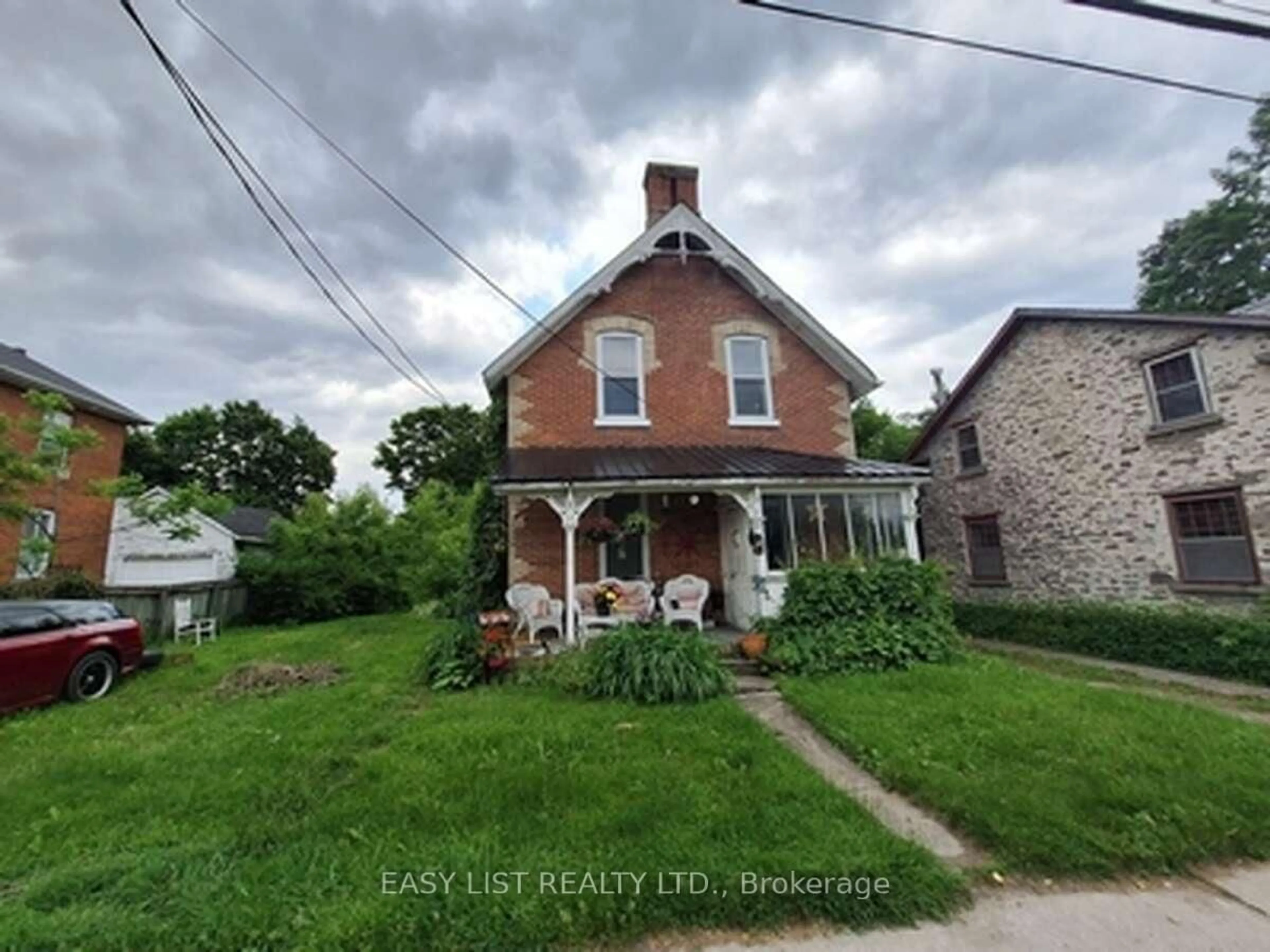 A pic from outside/outdoor area/front of a property/back of a property/a pic from drone, street for 311 Simcoe St, Brock Ontario L0K 1A0