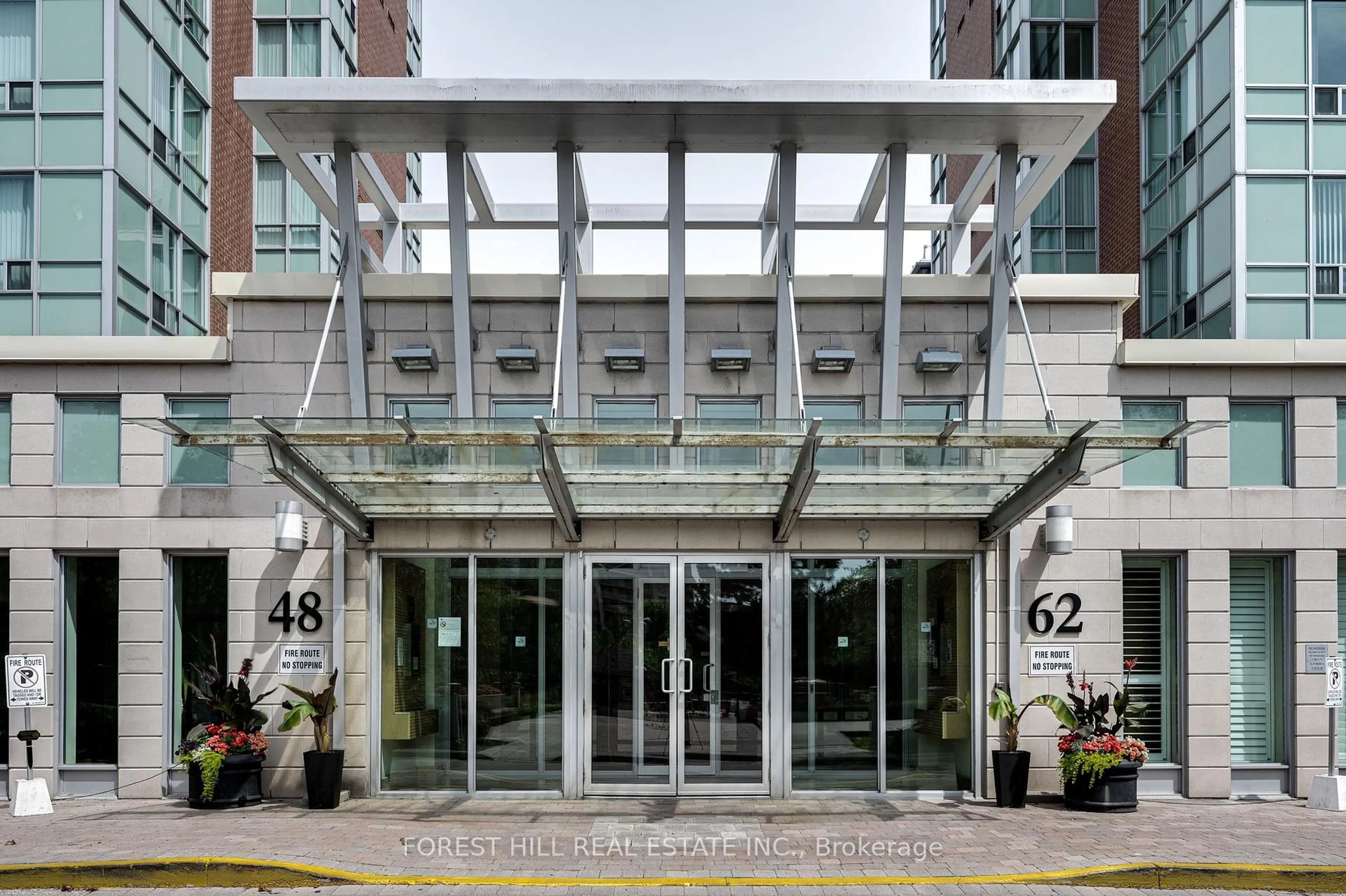 Indoor foyer for 62 Suncrest Blvd #807, Markham Ontario L3T 7Y6