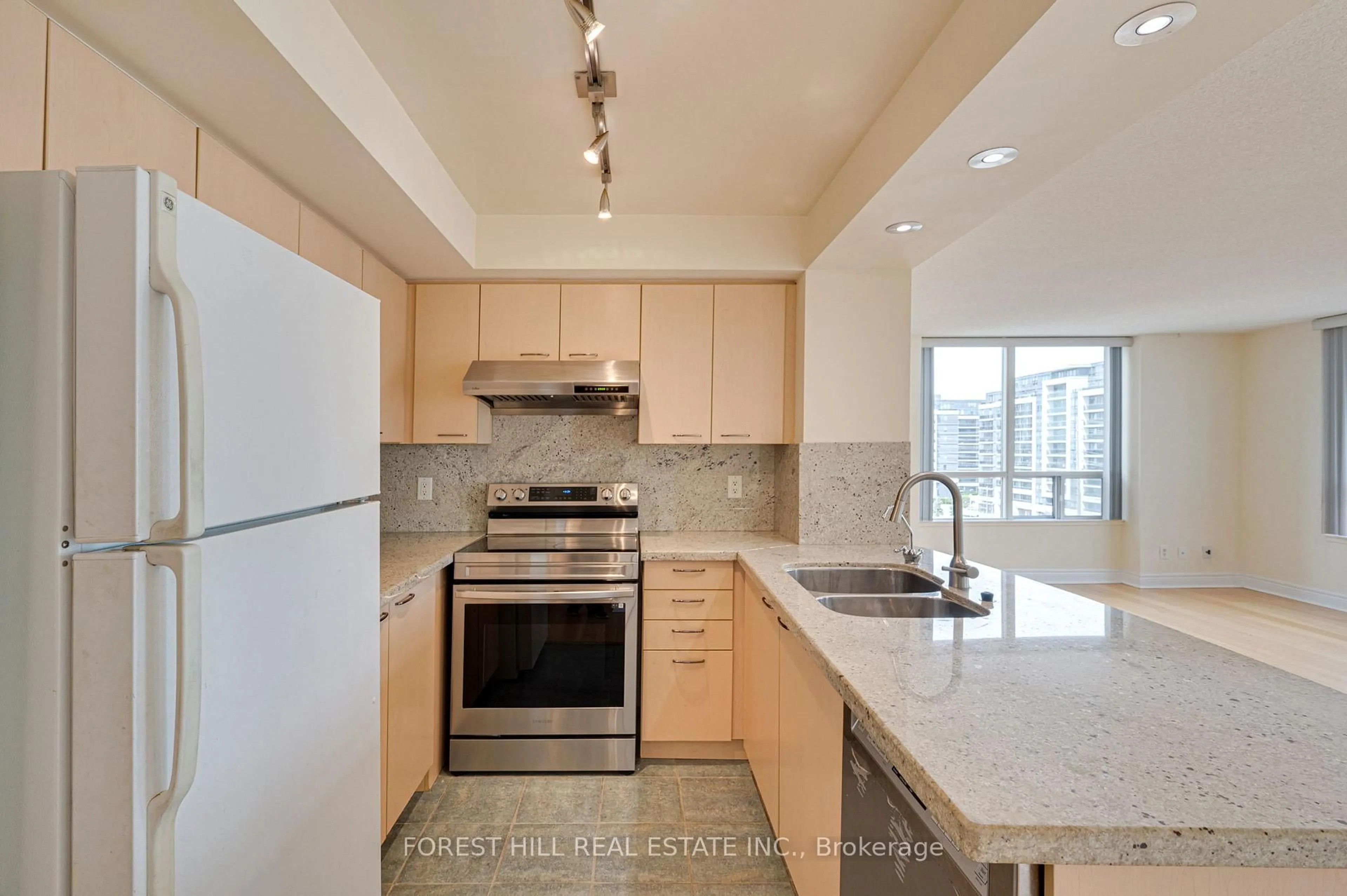 Standard kitchen, unknown for 62 Suncrest Blvd #807, Markham Ontario L3T 7Y6