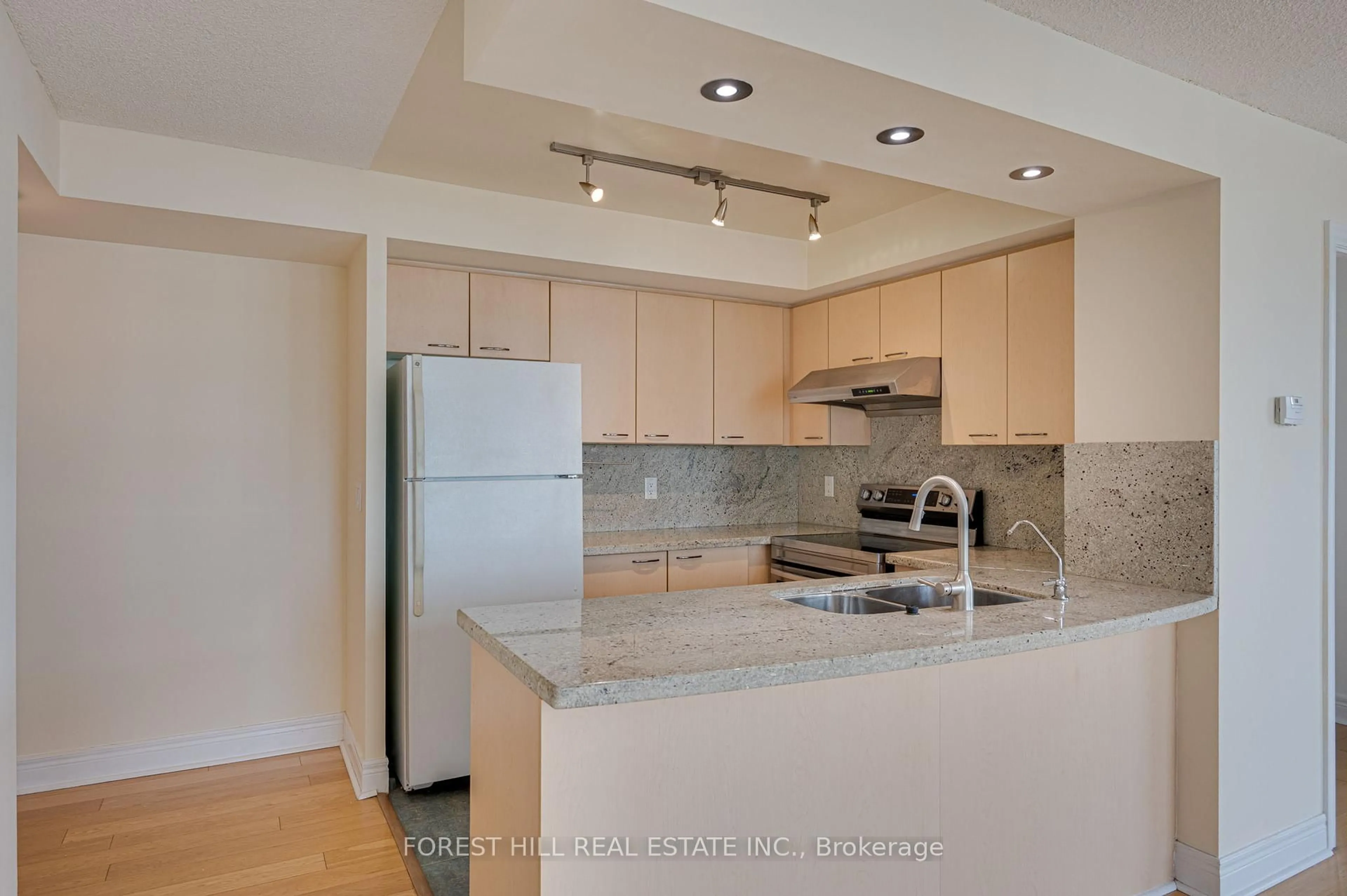 Standard kitchen, unknown for 62 Suncrest Blvd #807, Markham Ontario L3T 7Y6