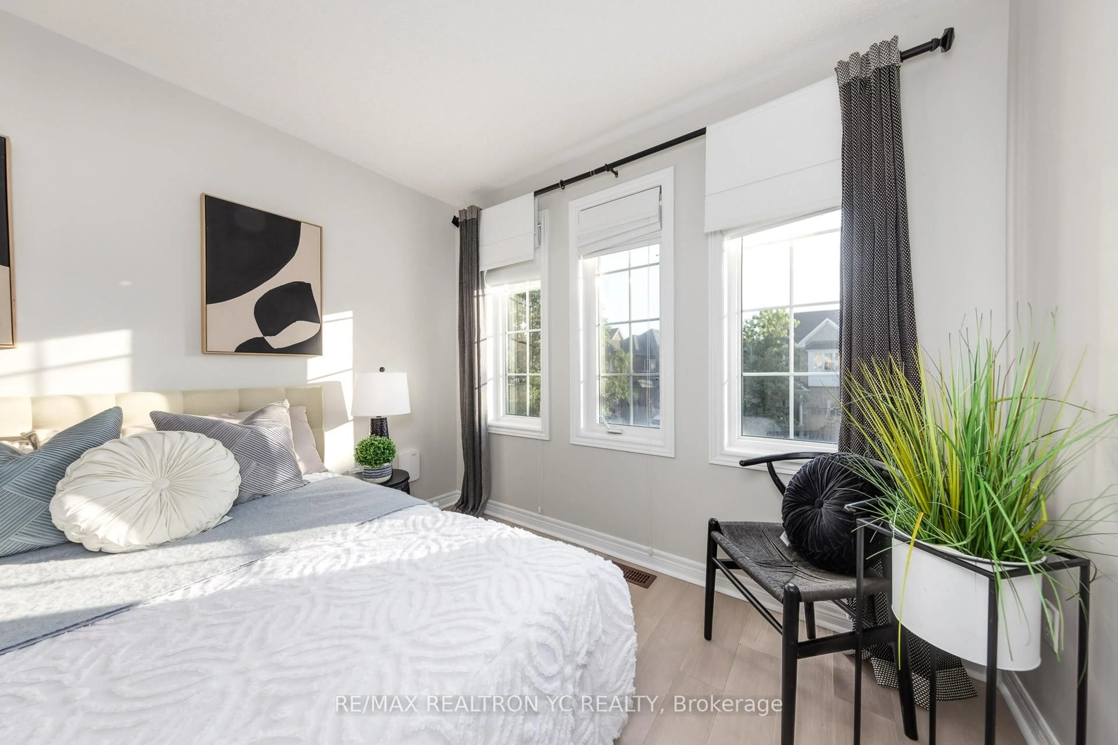 Bedroom with bed, unknown for 11 Carrier Cres, Vaughan Ontario L6A 0T9