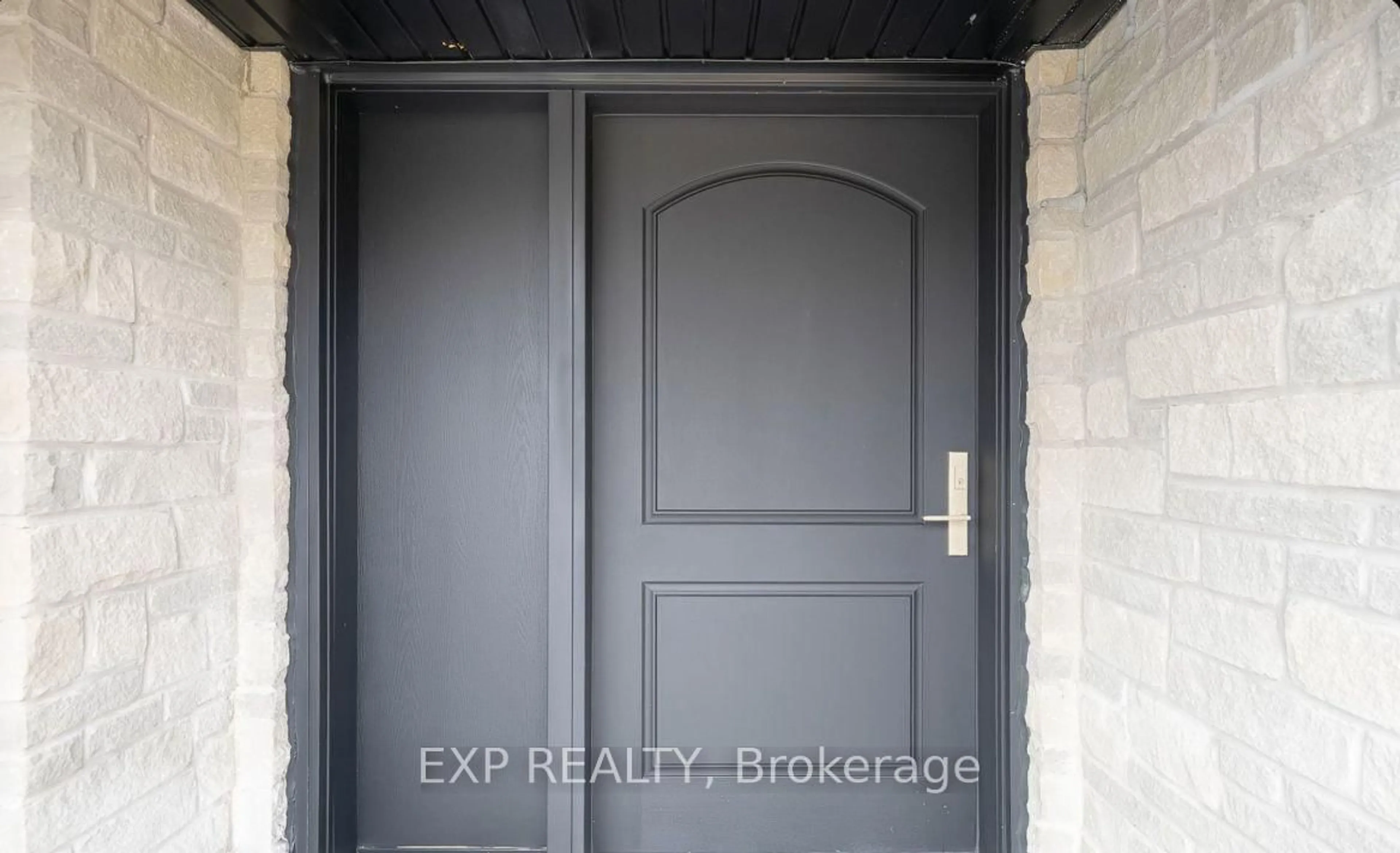 Indoor entryway for 385 Easy St, Richmond Hill Ontario L4C 3Z5