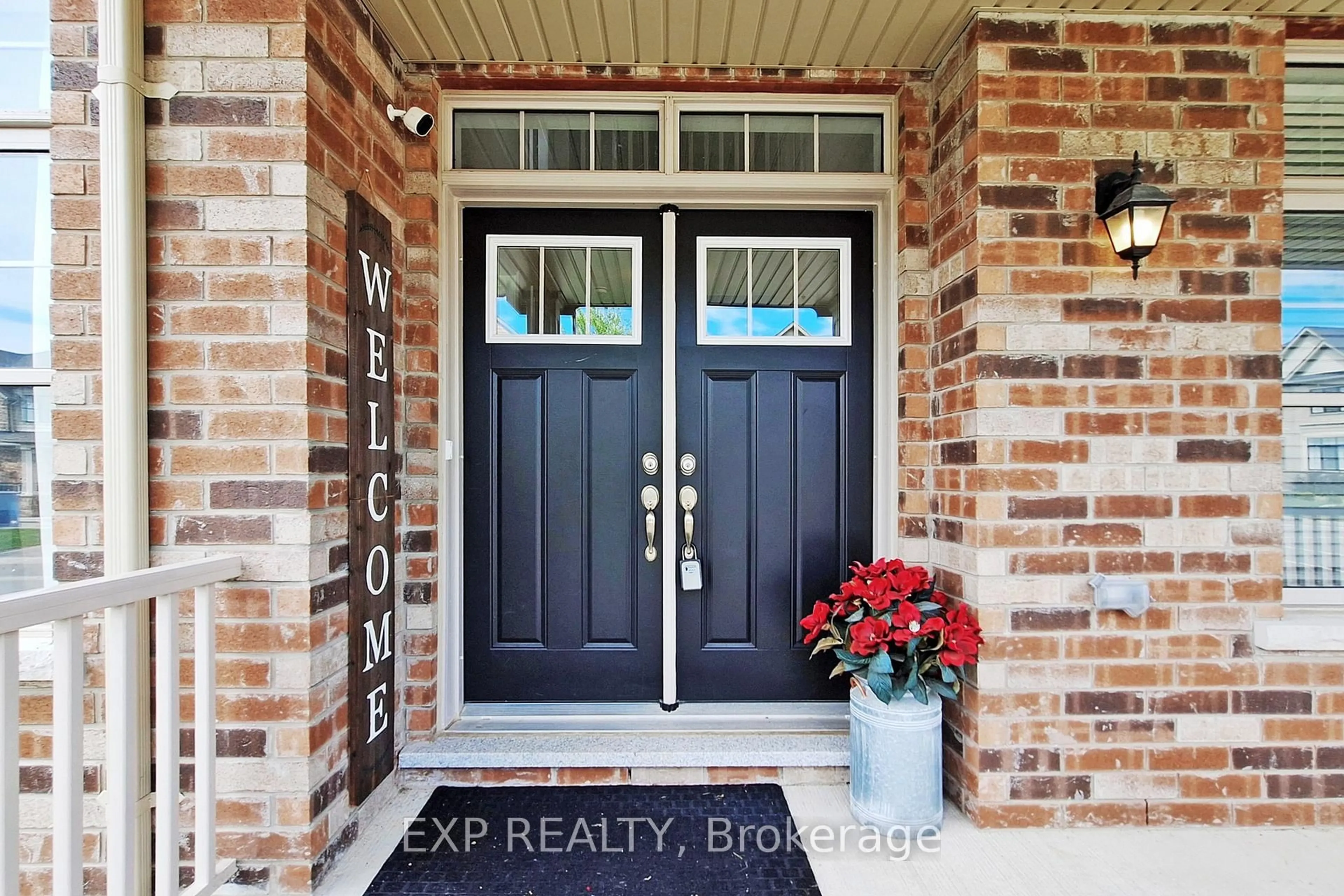 Indoor entryway for 73 York Minster Blvd, East Gwillimbury Ontario L9N 0R6