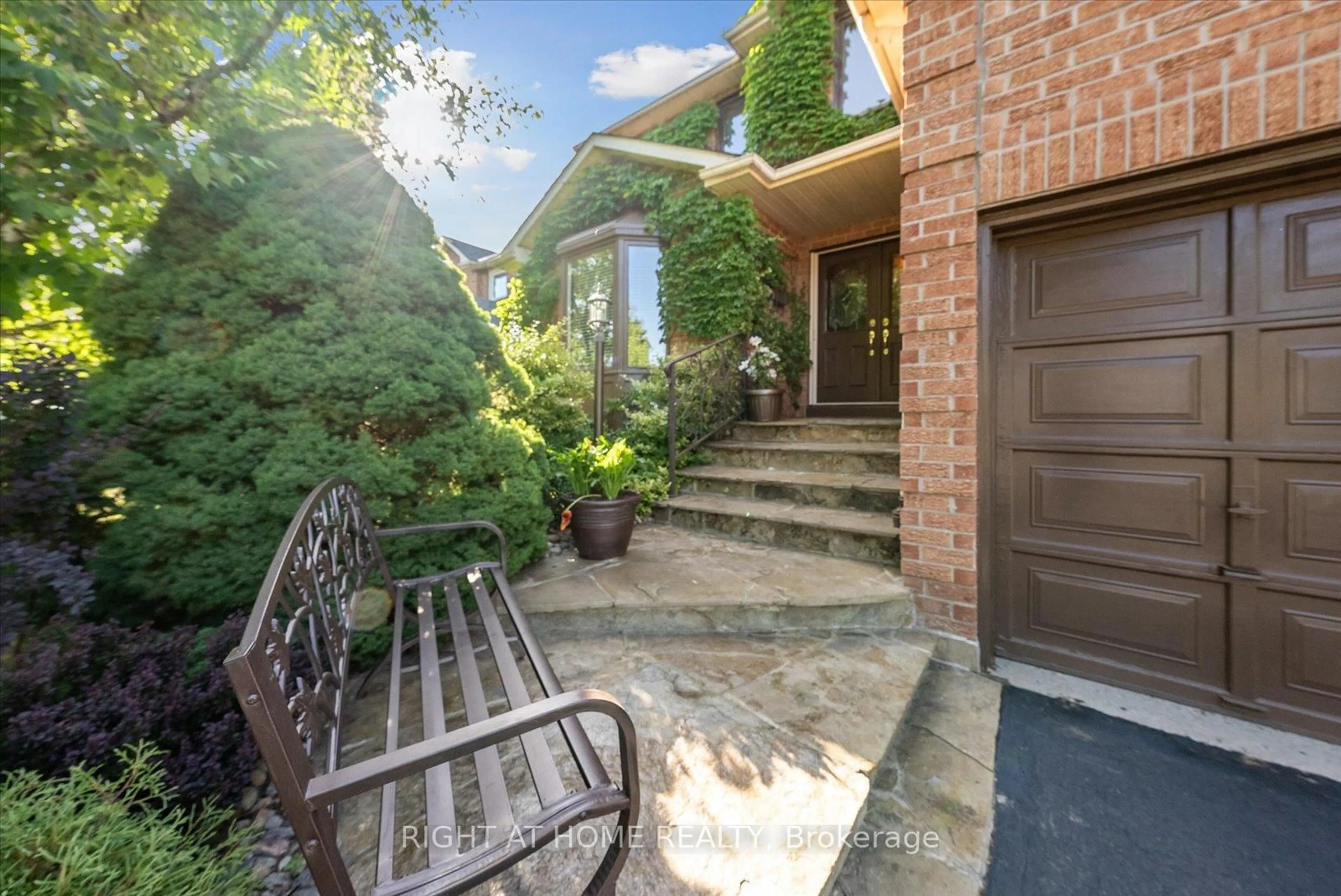 Unknown for 97 Topham Cres, Richmond Hill Ontario L4C 9E9