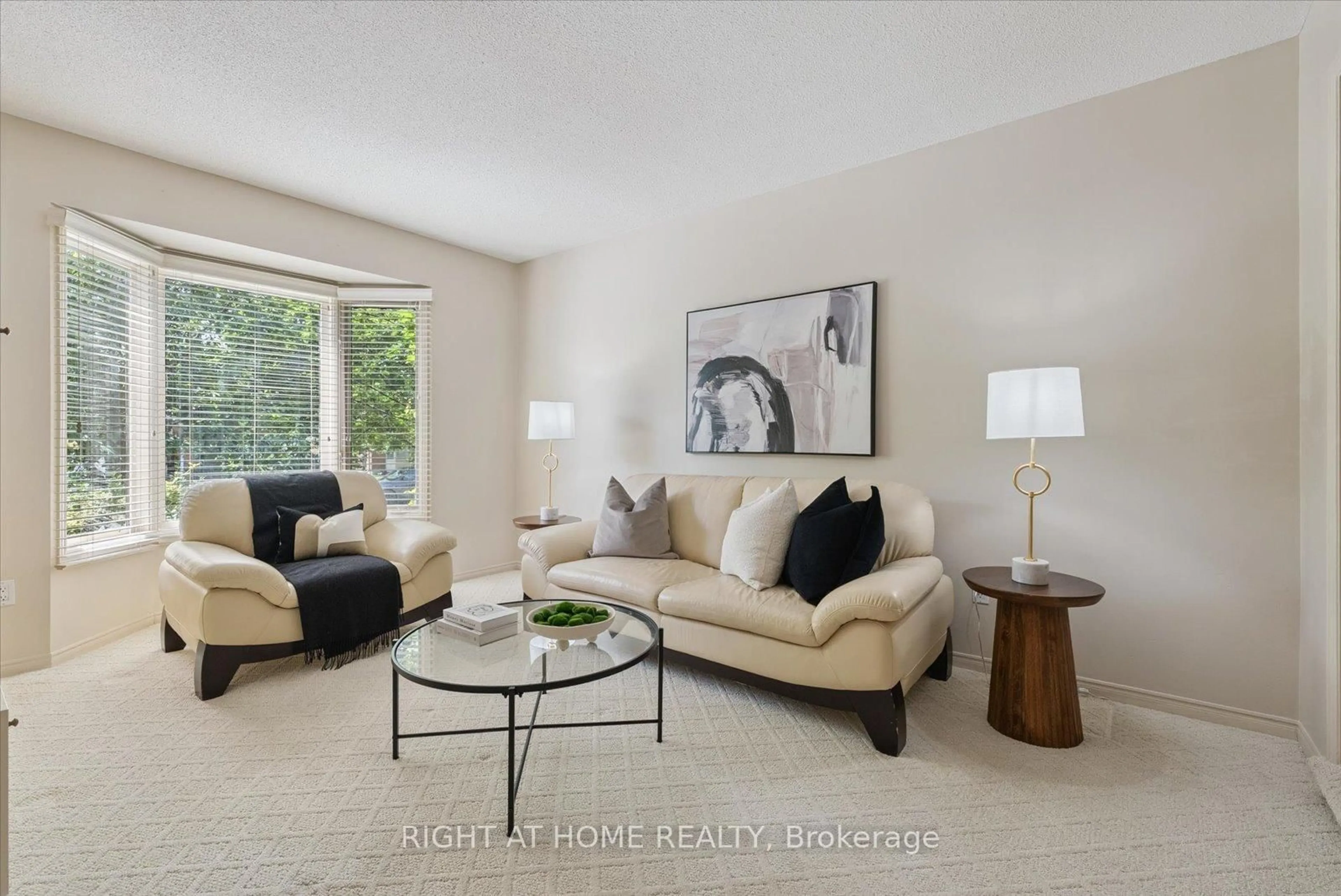 Living room with furniture, unknown for 97 Topham Cres, Richmond Hill Ontario L4C 9E9